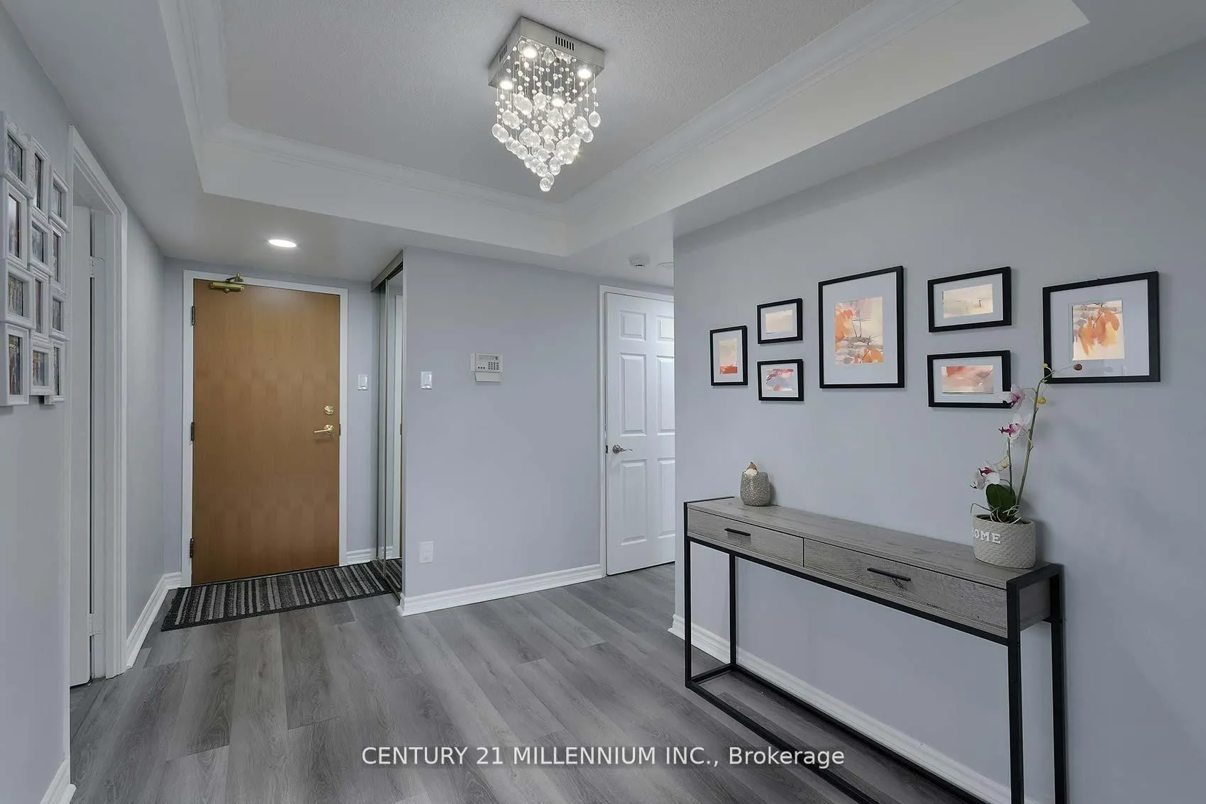 Photo 3 of Unit 703, 330 Mill Street S, Brampton, Brampton South — HOMEH