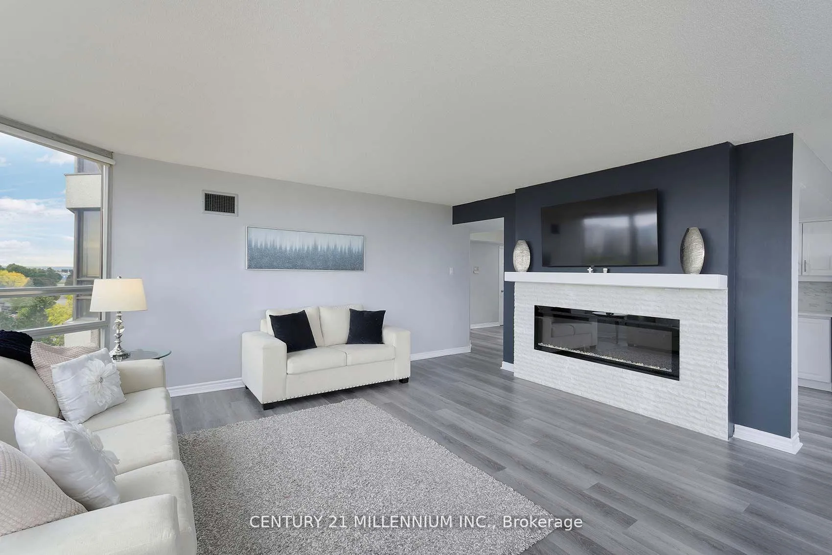 Photo 5 of Unit 703, 330 Mill Street S, Brampton, Brampton South — HOMEH