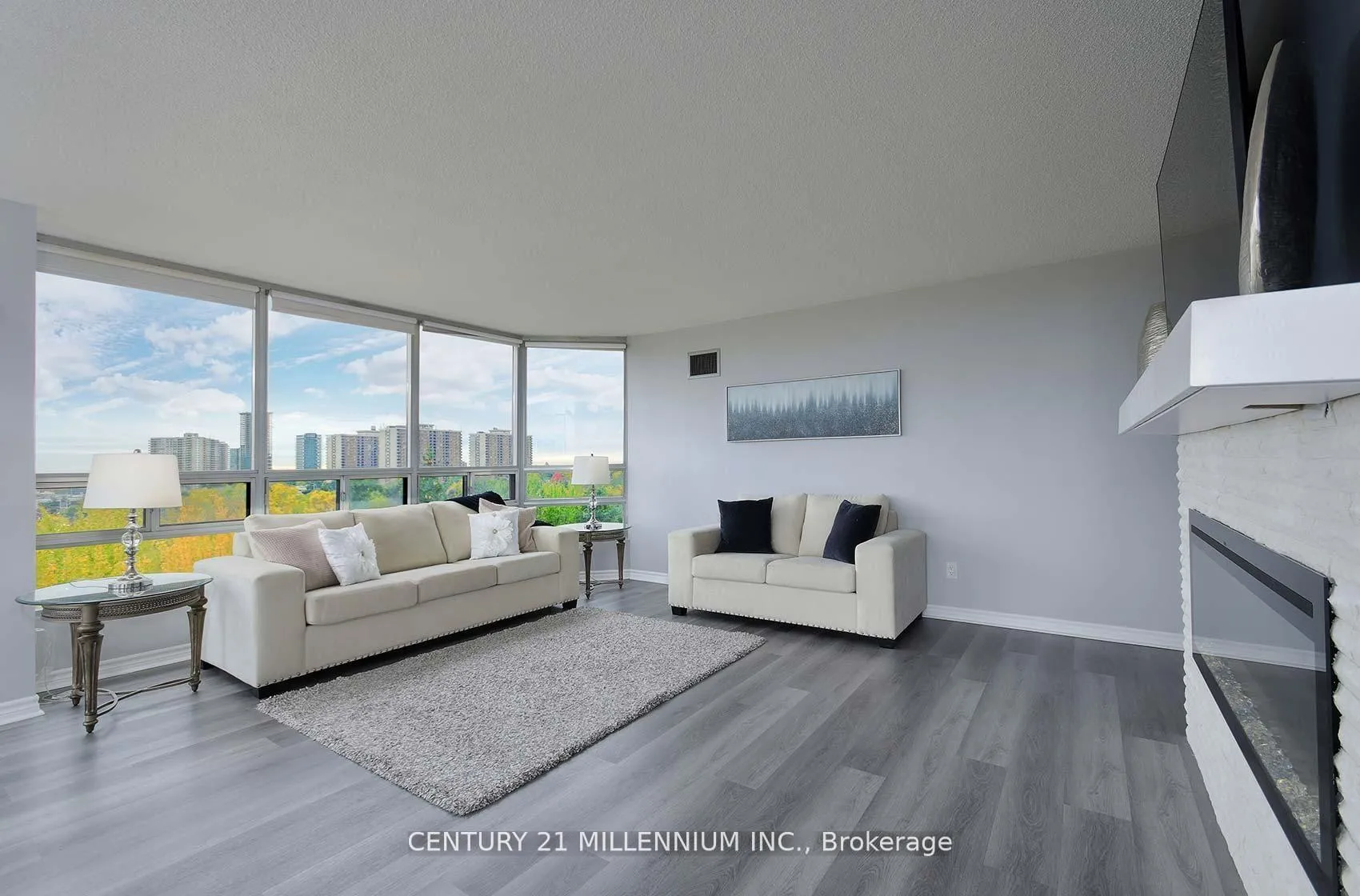 Photo 7 of Unit 703, 330 Mill Street S, Brampton, Brampton South — HOMEH