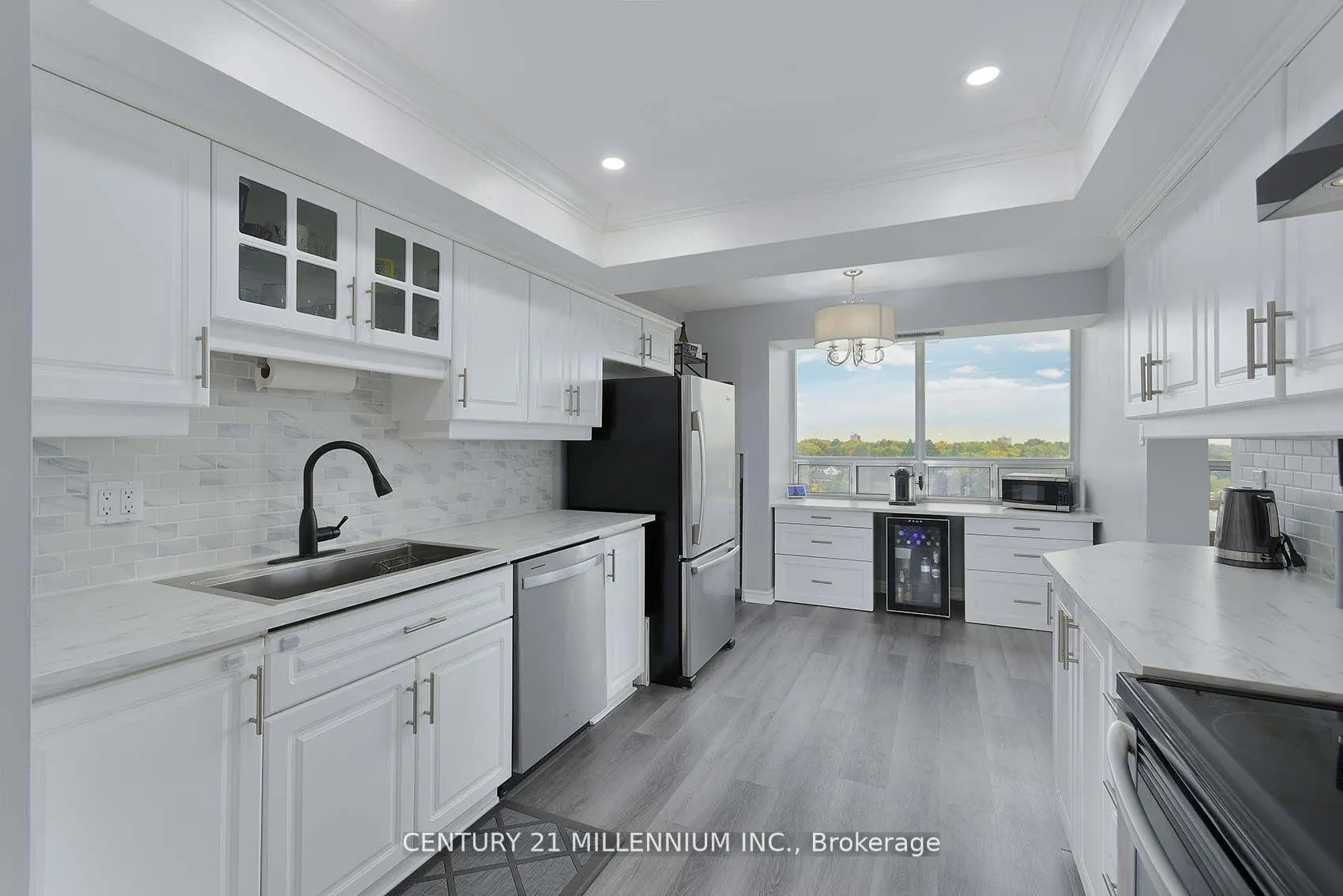 Photo 11 of Unit 703, 330 Mill Street S, Brampton, Brampton South — HOMEH