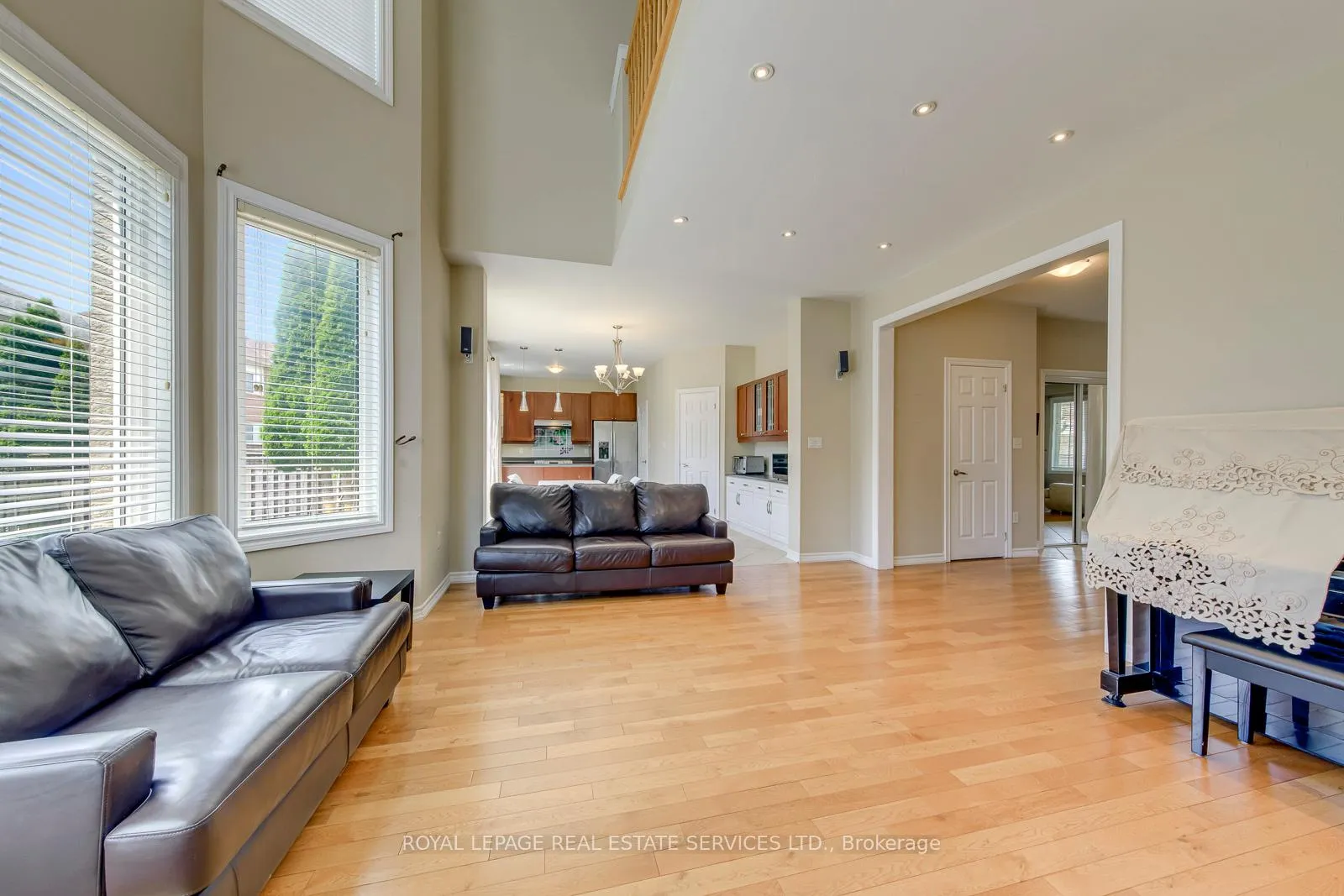 Photo 13 of 9 Barnstone Drive, Markham, Wismer — HOMEH