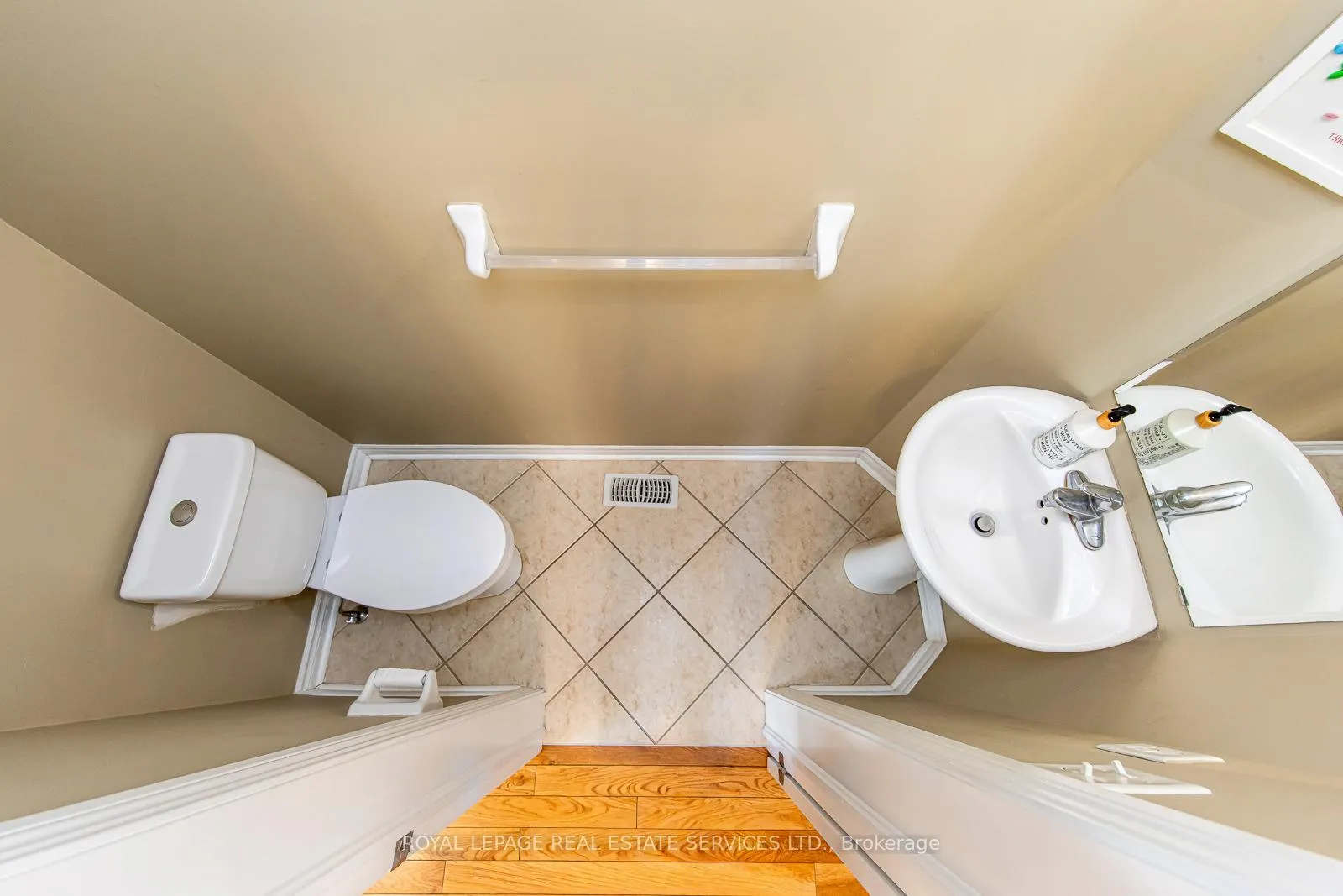 Photo 20 of 9 Barnstone Drive, Markham, Wismer — HOMEH
