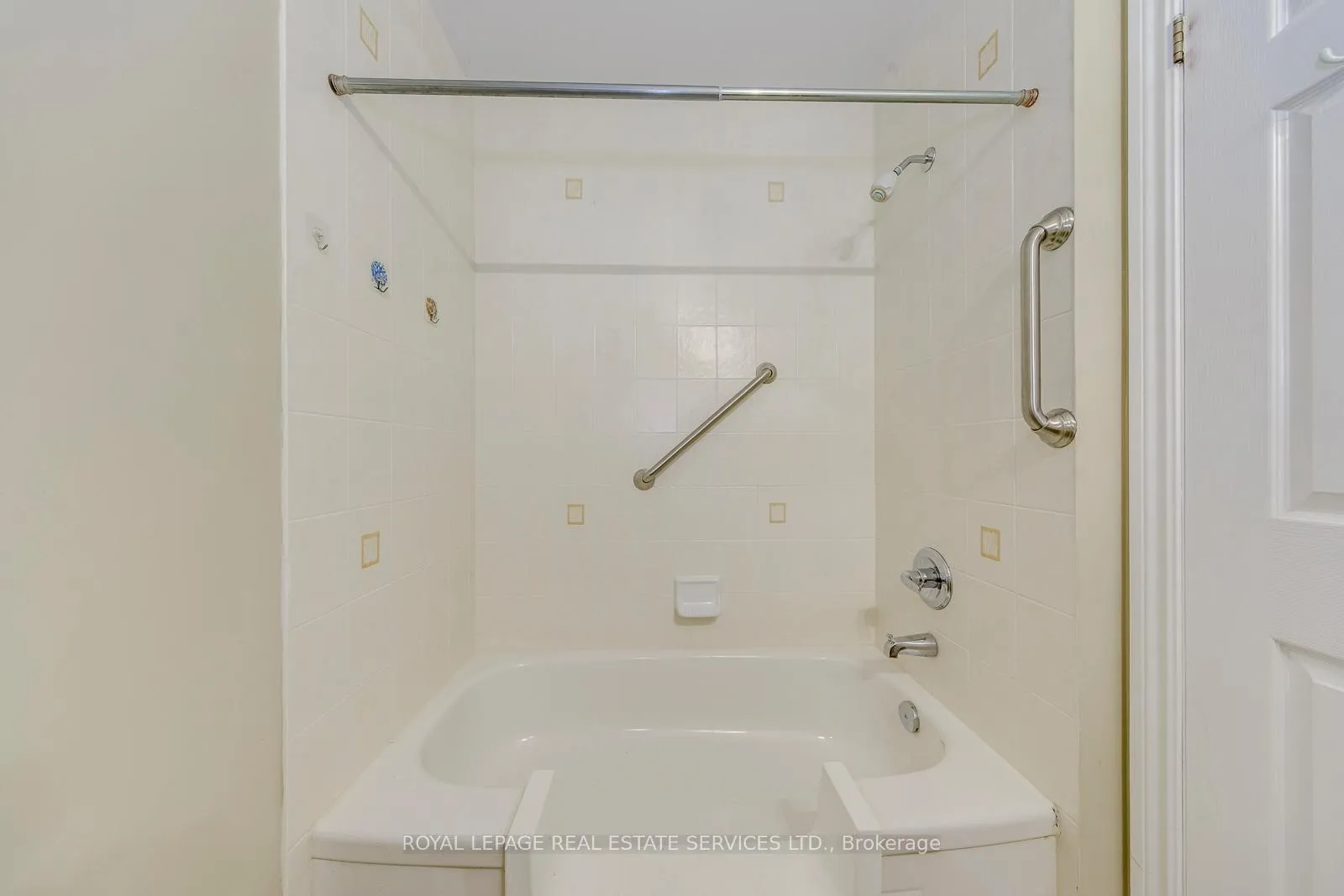 Photo 39 of 9 Barnstone Drive, Markham, Wismer — HOMEH
