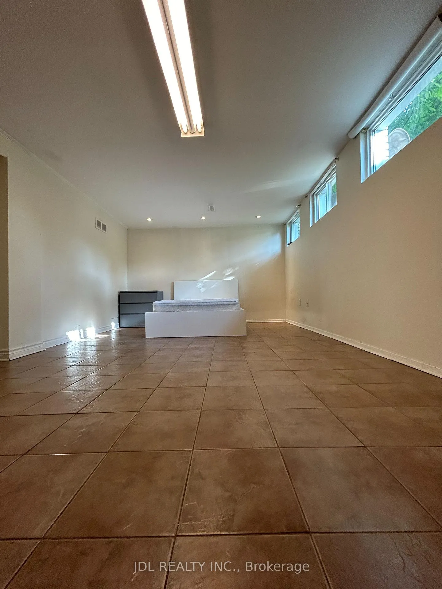 Photo 3 of Unit Bsmt, 23 Pineway Blvd, North York, Bayview Woods-Steeles — HOMEH