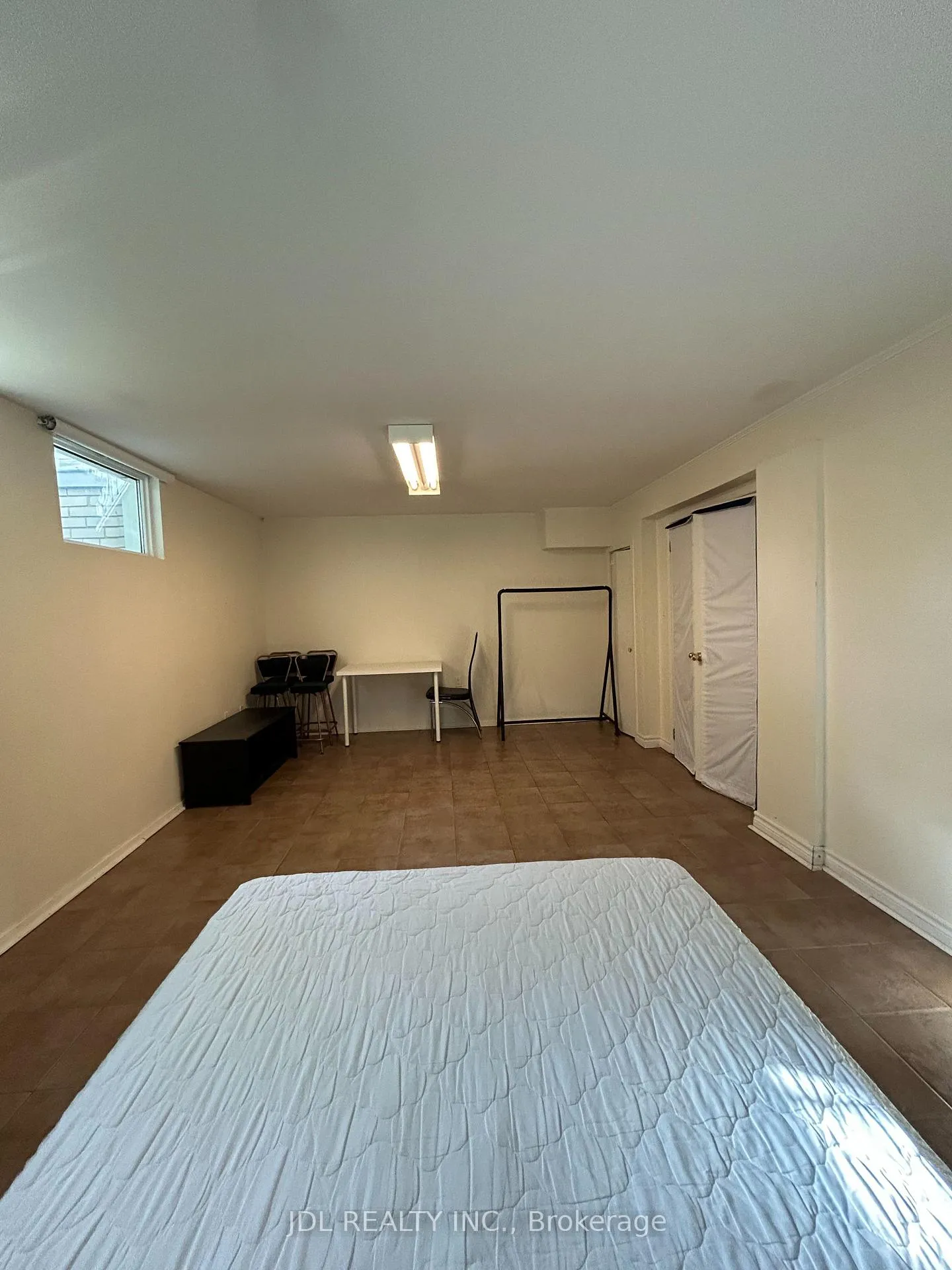 Photo 4 of Unit Bsmt, 23 Pineway Blvd, North York, Bayview Woods-Steeles — HOMEH