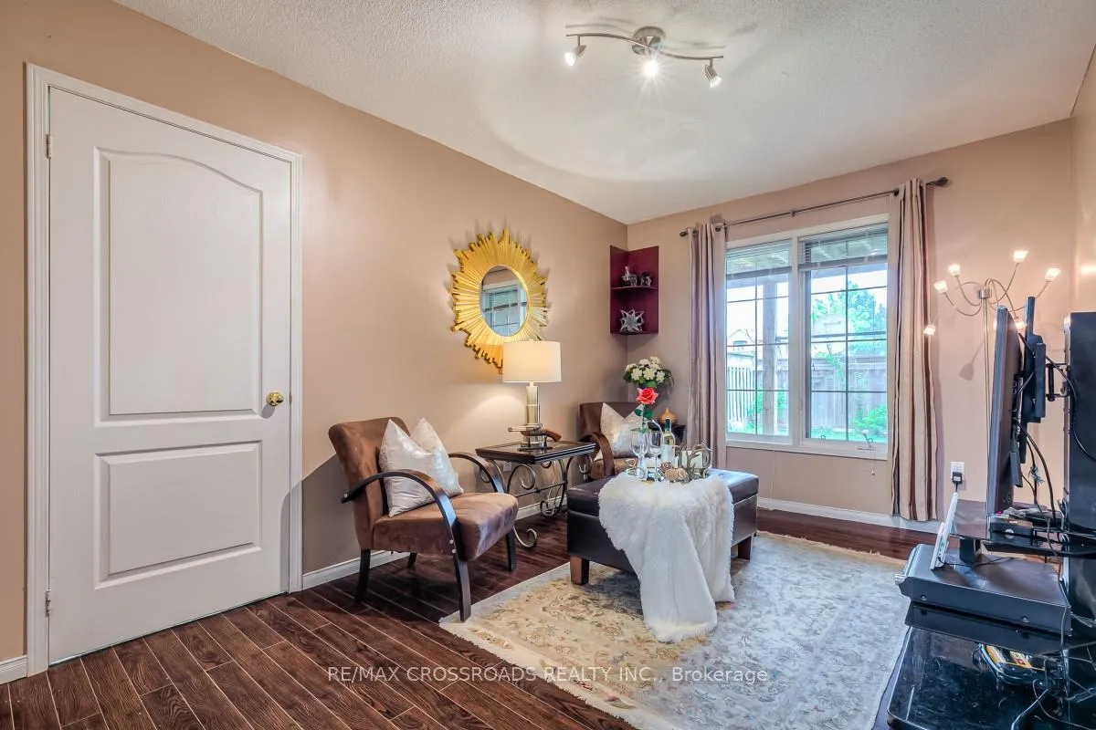 Photo 27 of 8 Larissa Court, Vaughan, Maple — HOMEH