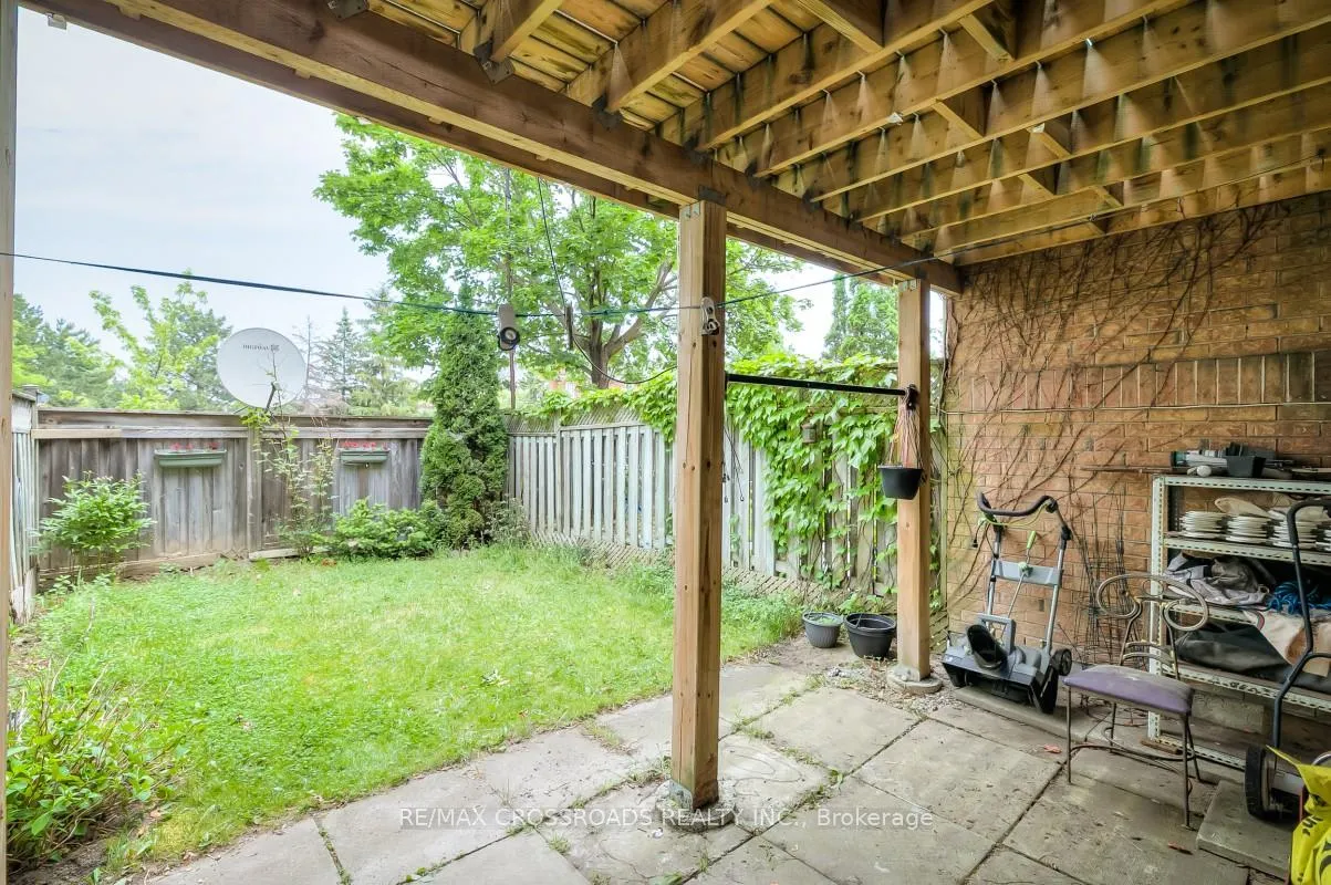 Photo 30 of 8 Larissa Court, Vaughan, Maple — HOMEH