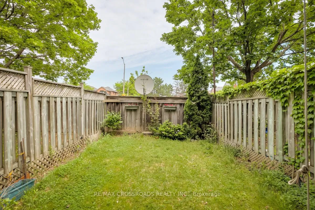 Photo 31 of 8 Larissa Court, Vaughan, Maple — HOMEH