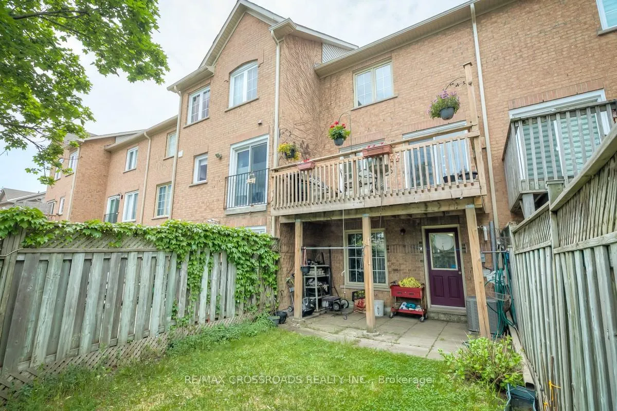 Photo 32 of 8 Larissa Court, Vaughan, Maple — HOMEH