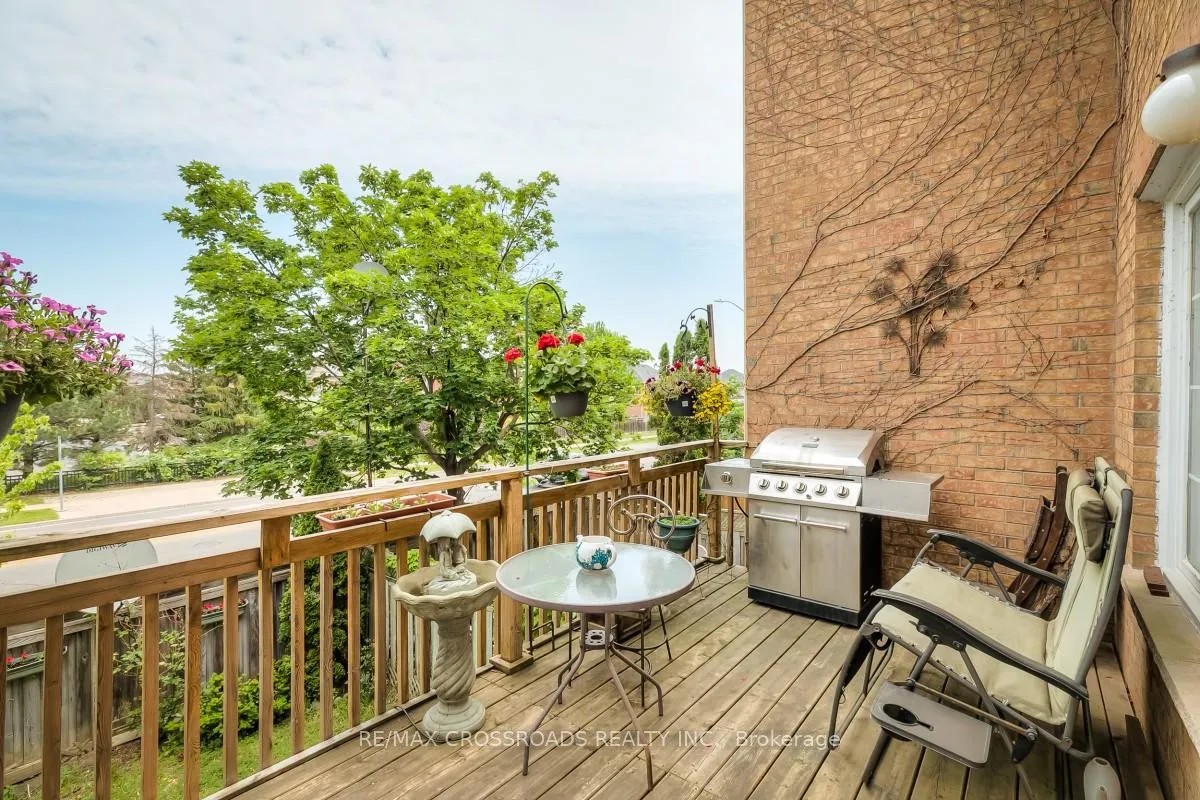 Photo 33 of 8 Larissa Court, Vaughan, Maple — HOMEH