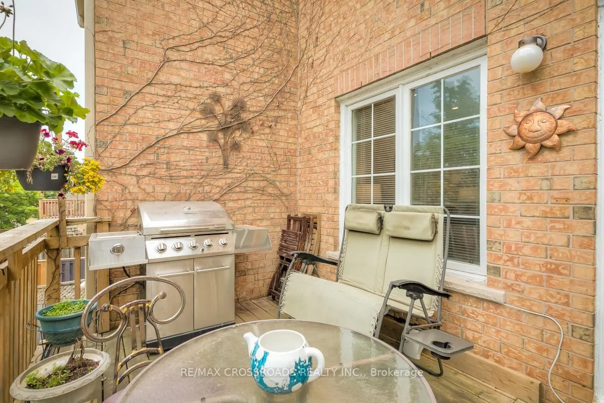 Photo 34 of 8 Larissa Court, Vaughan, Maple — HOMEH