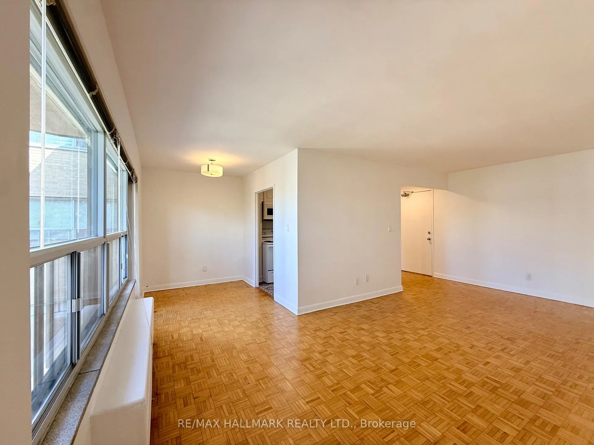 Photo 4 of Unit 301, 30 Upper Canada Drive, North York, St. Andrew-Windfields — HOMEH