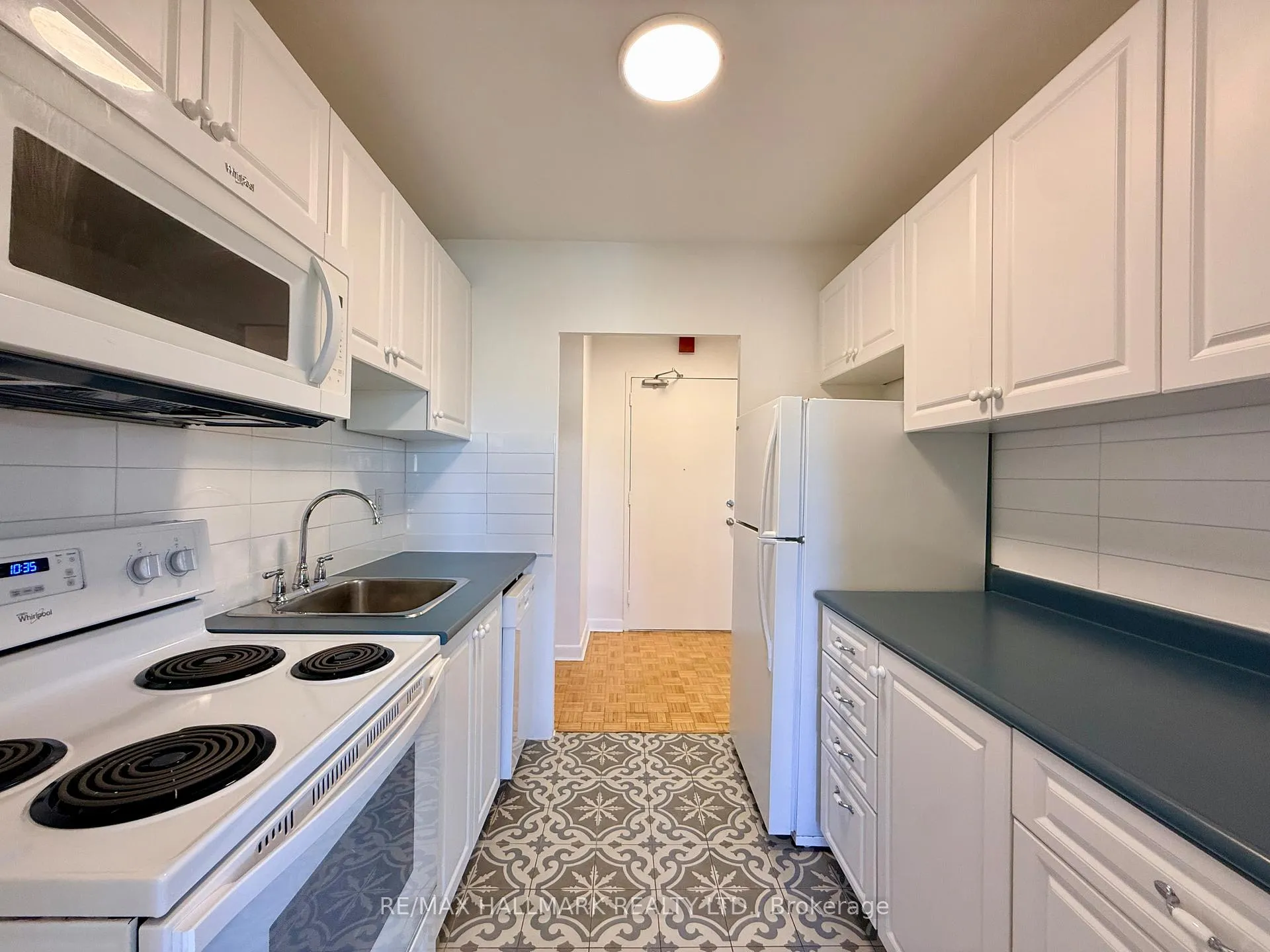 Photo 6 of Unit 301, 30 Upper Canada Drive, North York, St. Andrew-Windfields — HOMEH