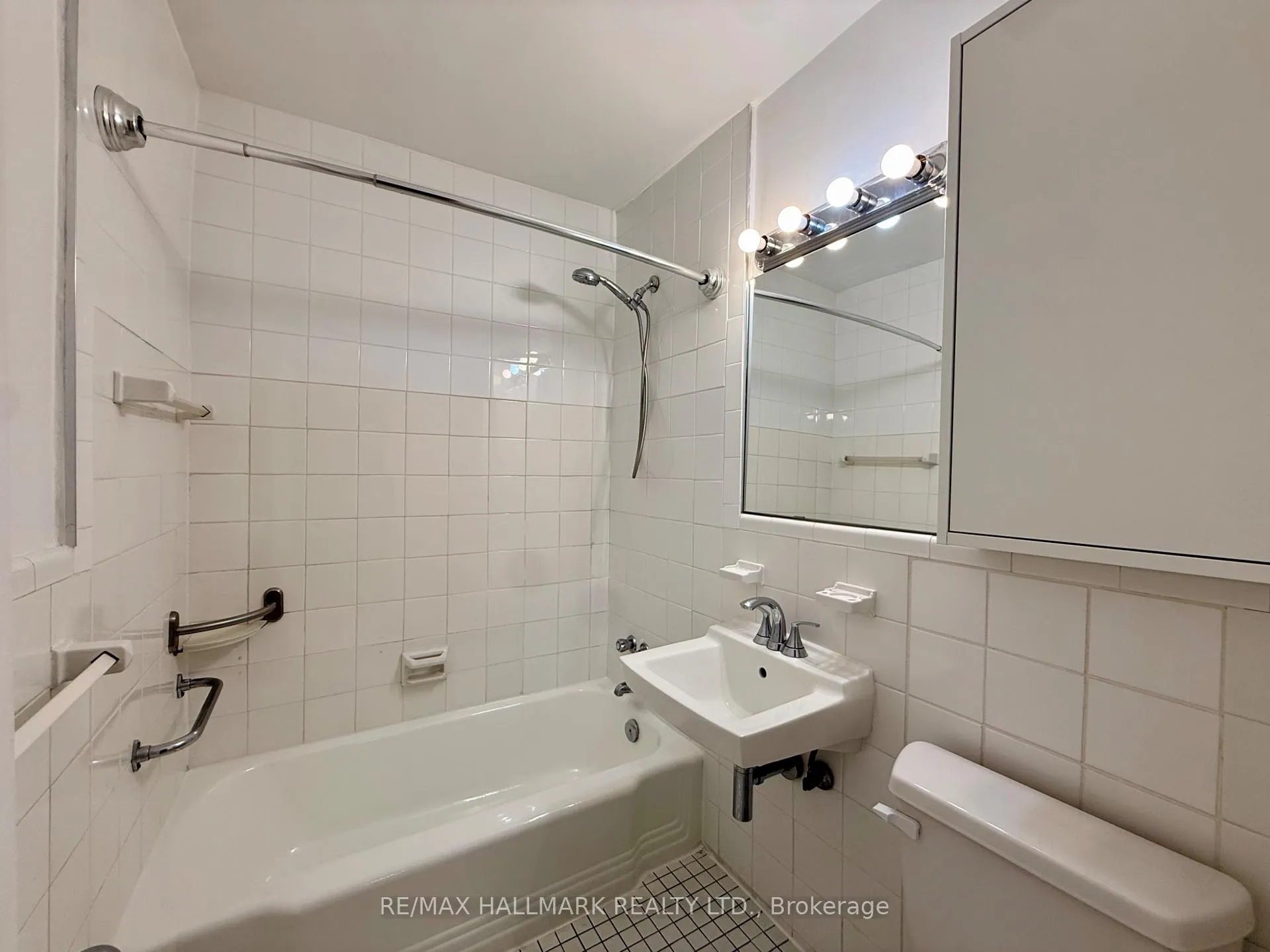 Photo 8 of Unit 301, 30 Upper Canada Drive, North York, St. Andrew-Windfields — HOMEH