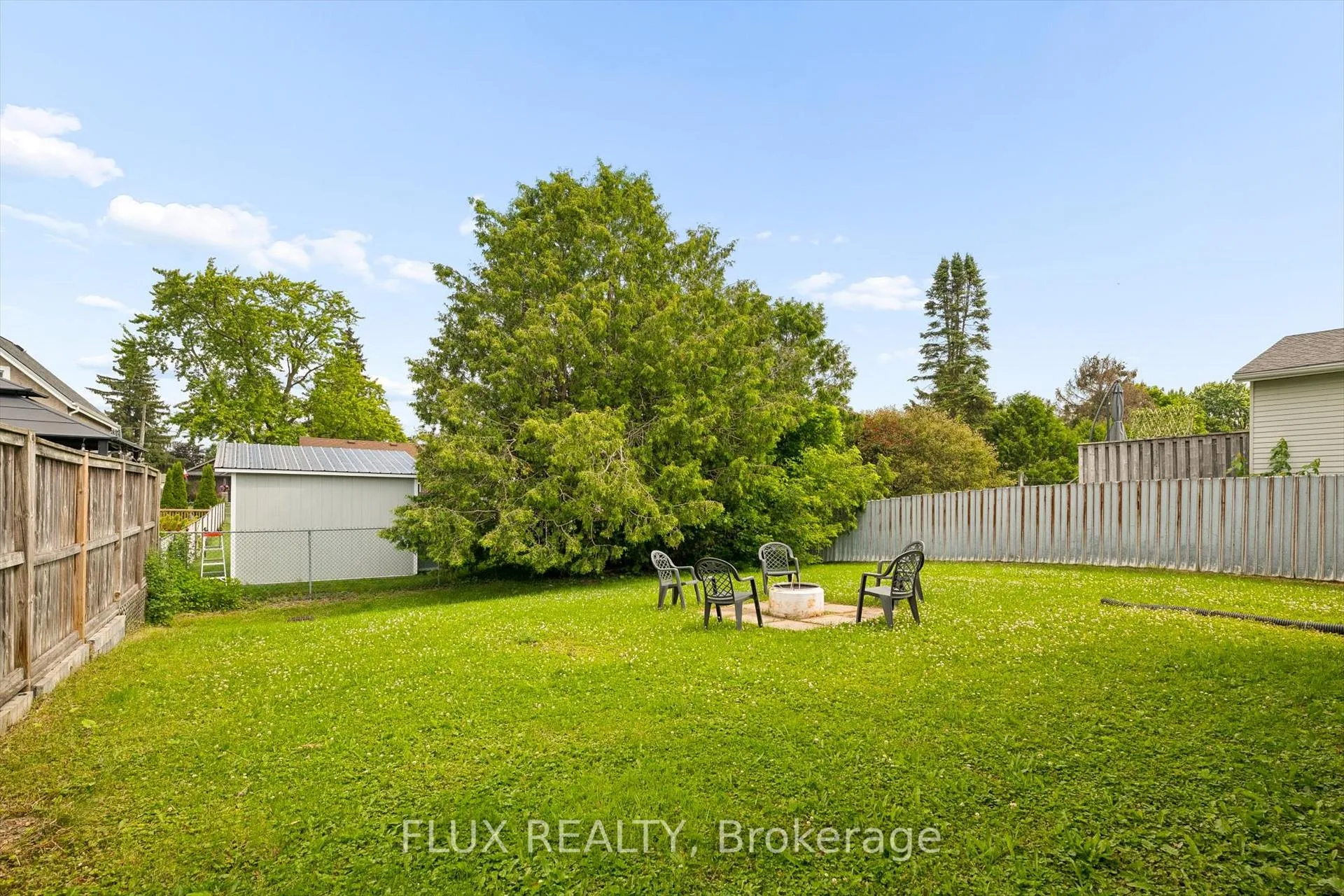 Photo 31 of 154 Graham Crescent, Stratford — HOMEH