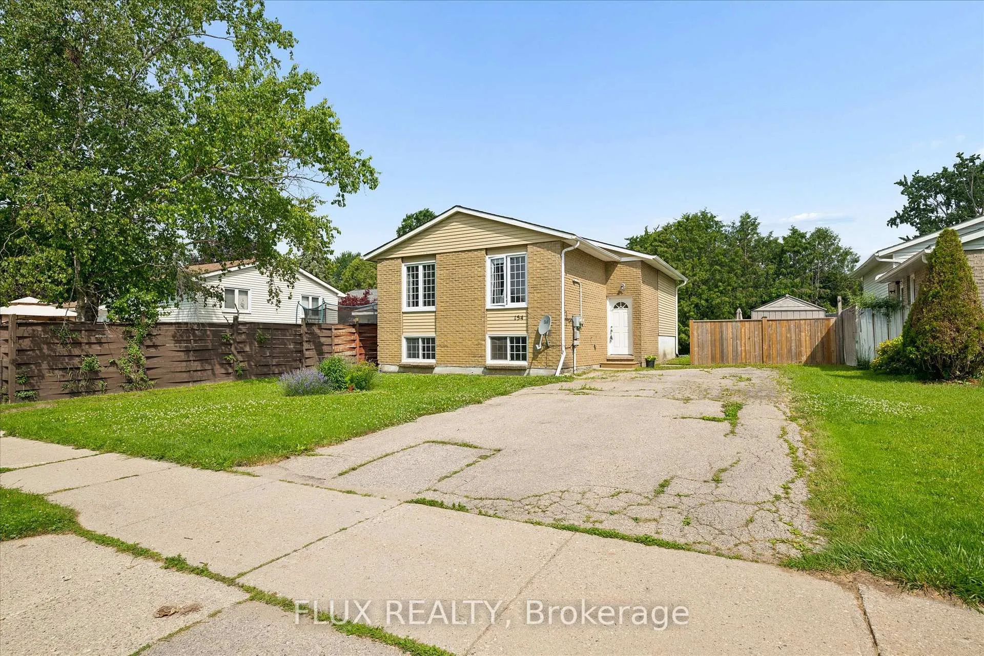 Photo 35 of 154 Graham Crescent, Stratford — HOMEH