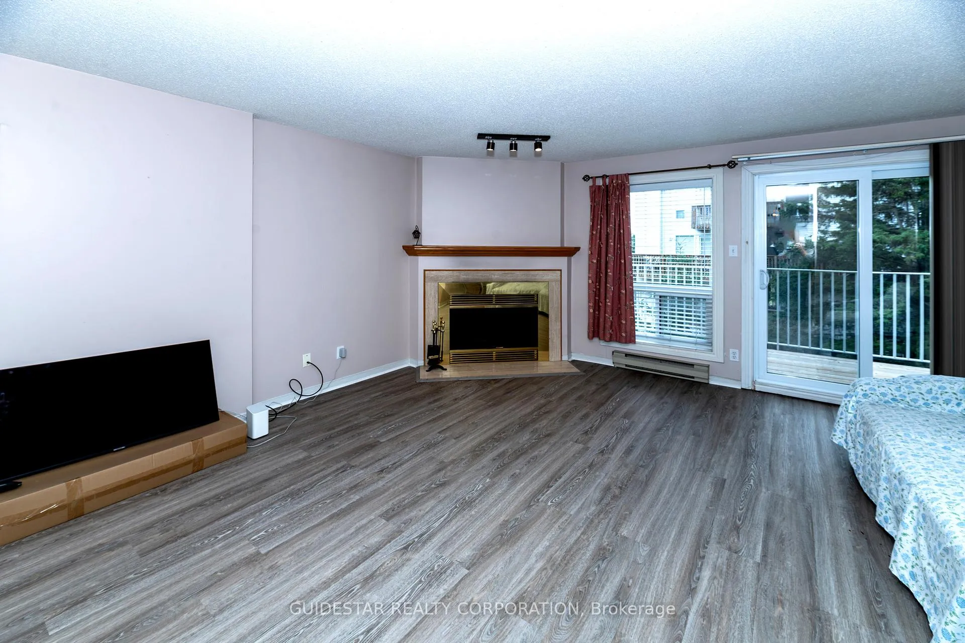 Photo 4 of 288 Briston Private, Ottawa, Hunt Club Park — HOMEH