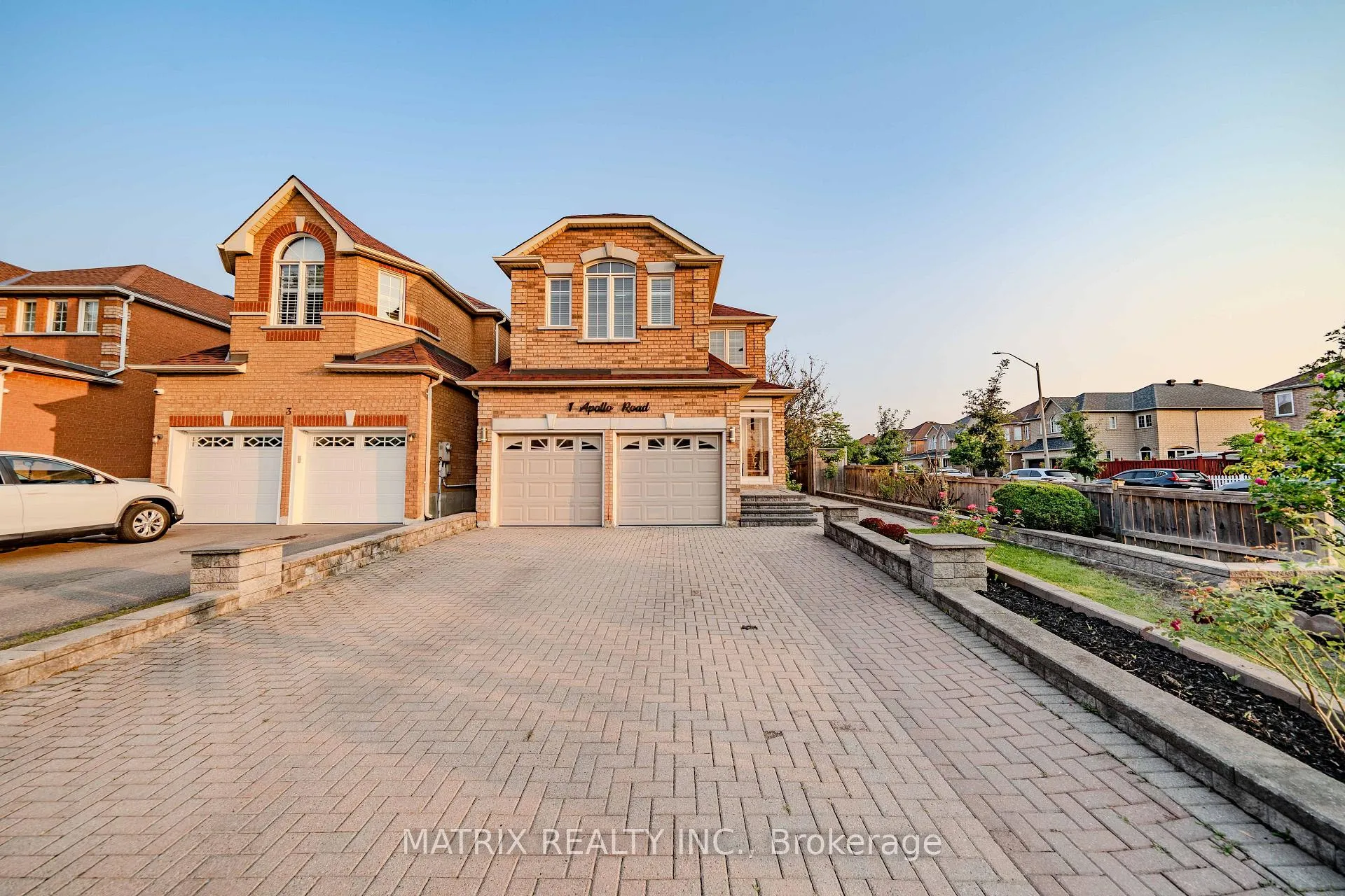 Photo 2 of 1 Apollo Road, Markham, Middlefield — HOMEH
