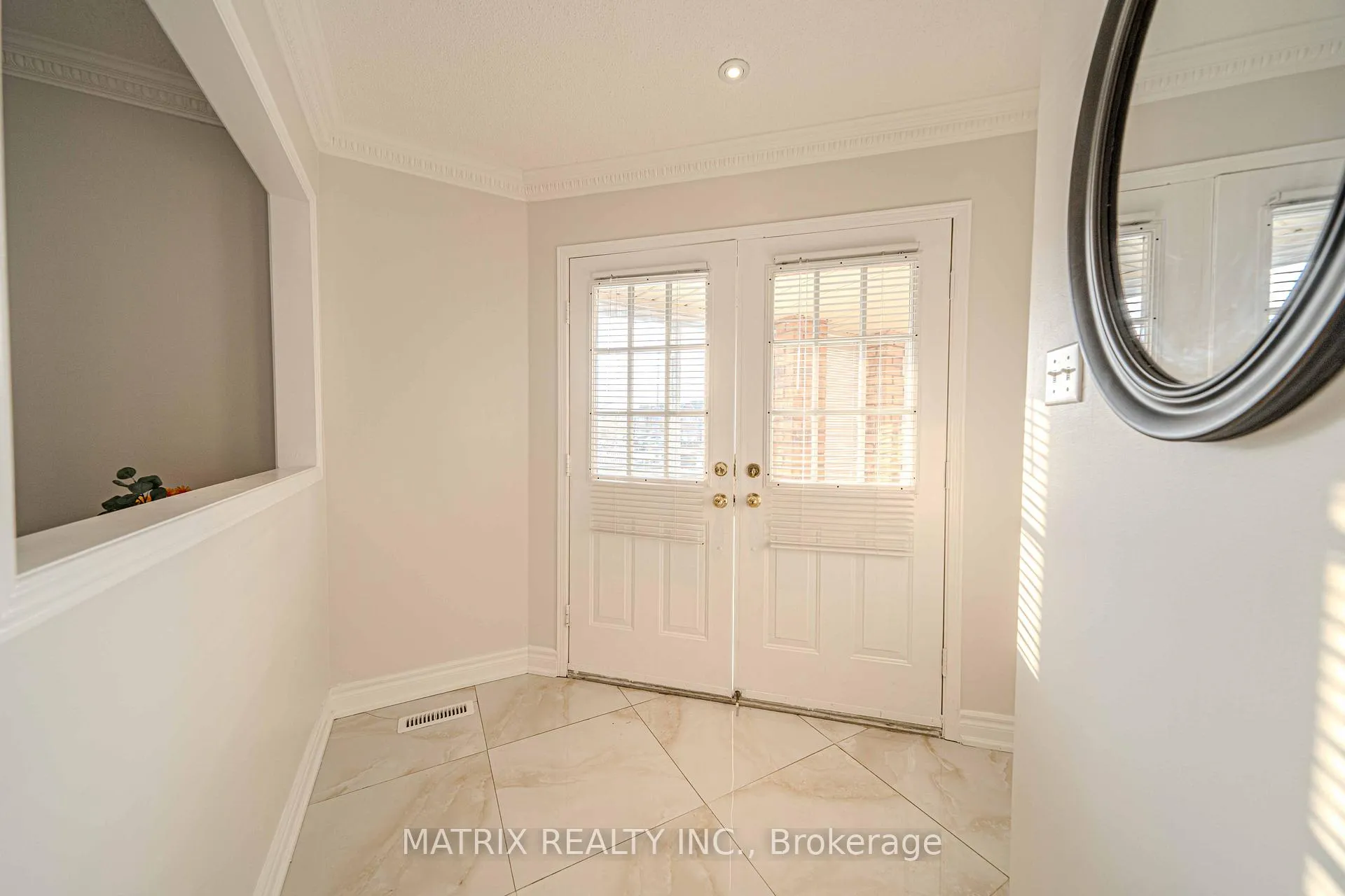Photo 4 of 1 Apollo Road, Markham, Middlefield — HOMEH