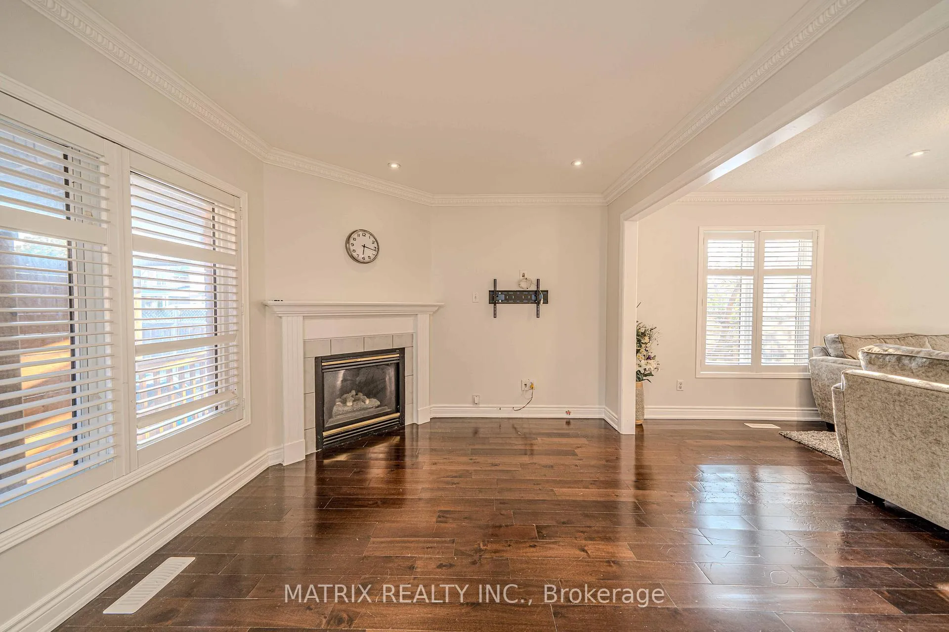 Photo 7 of 1 Apollo Road, Markham, Middlefield — HOMEH