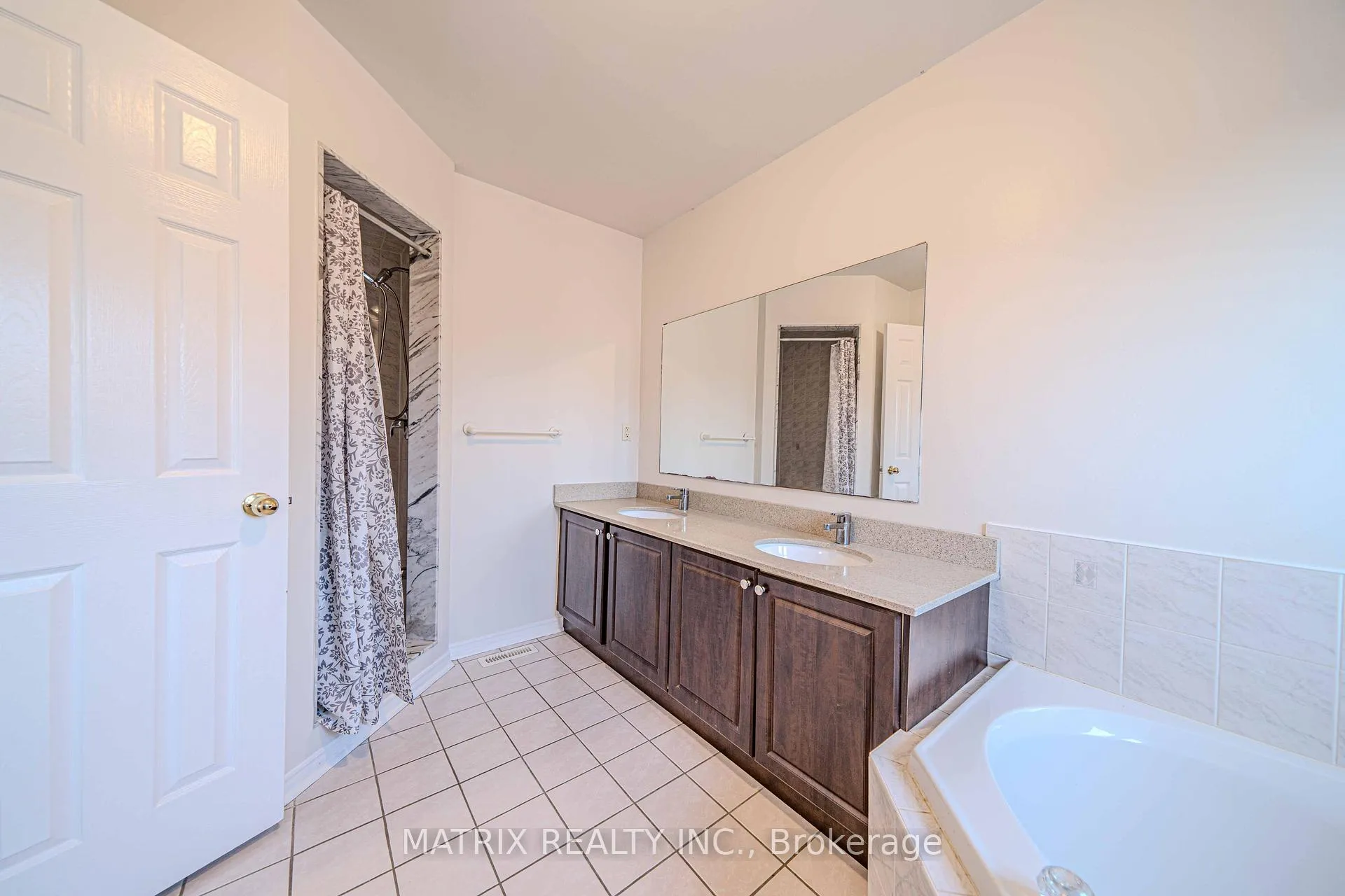 Photo 19 of 1 Apollo Road, Markham, Middlefield — HOMEH