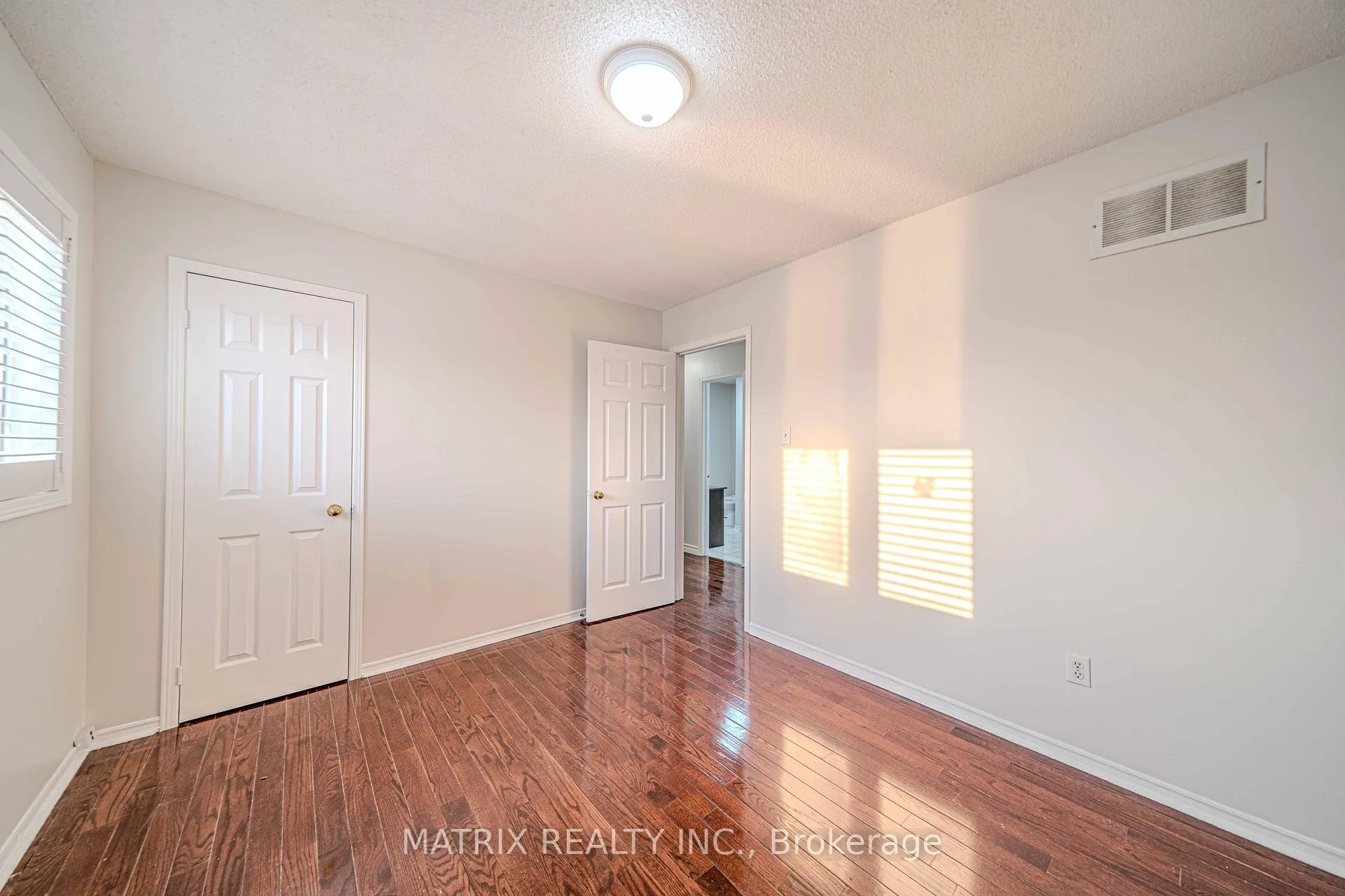 Photo 21 of 1 Apollo Road, Markham, Middlefield — HOMEH