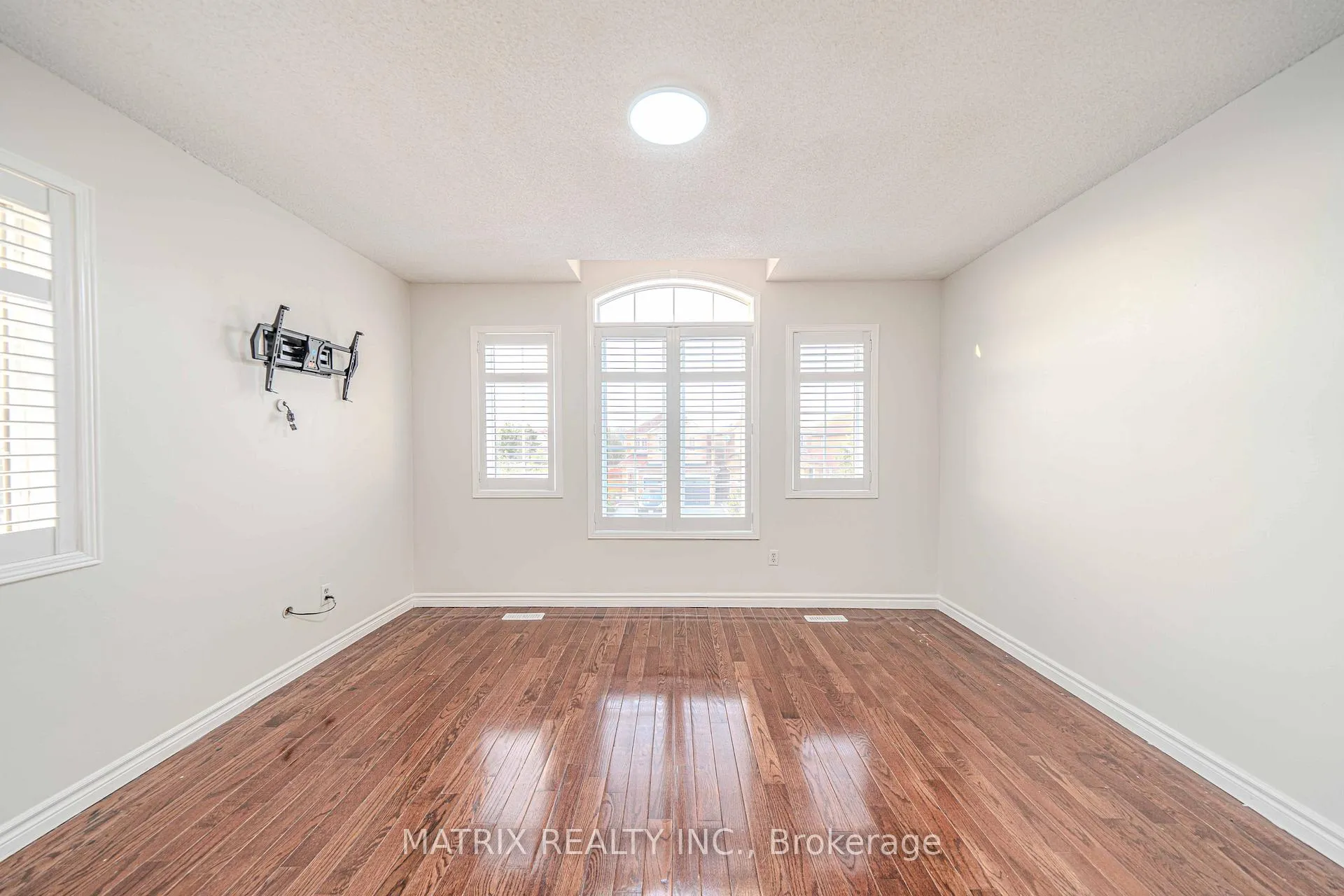Photo 24 of 1 Apollo Road, Markham, Middlefield — HOMEH
