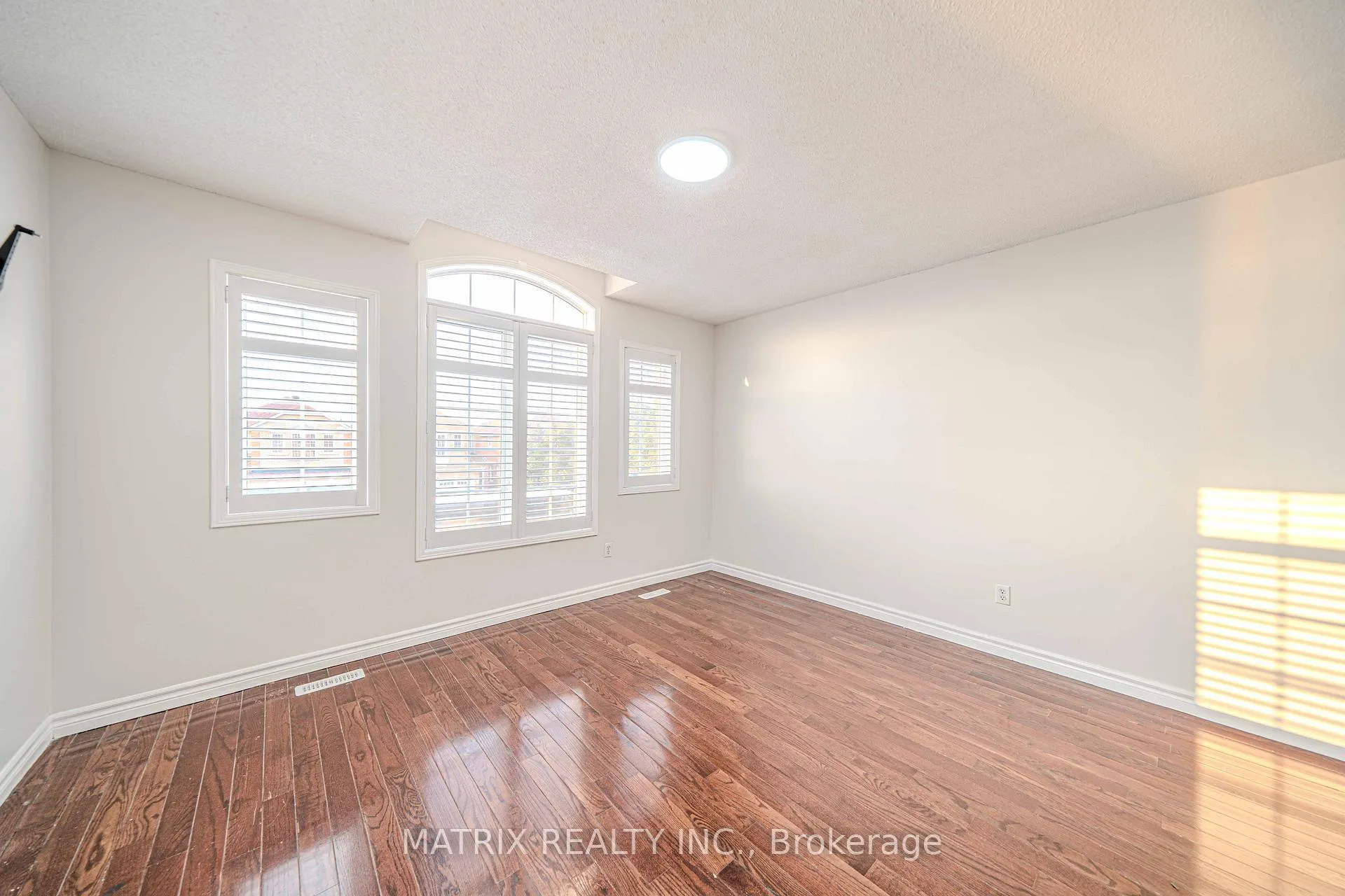 Photo 25 of 1 Apollo Road, Markham, Middlefield — HOMEH
