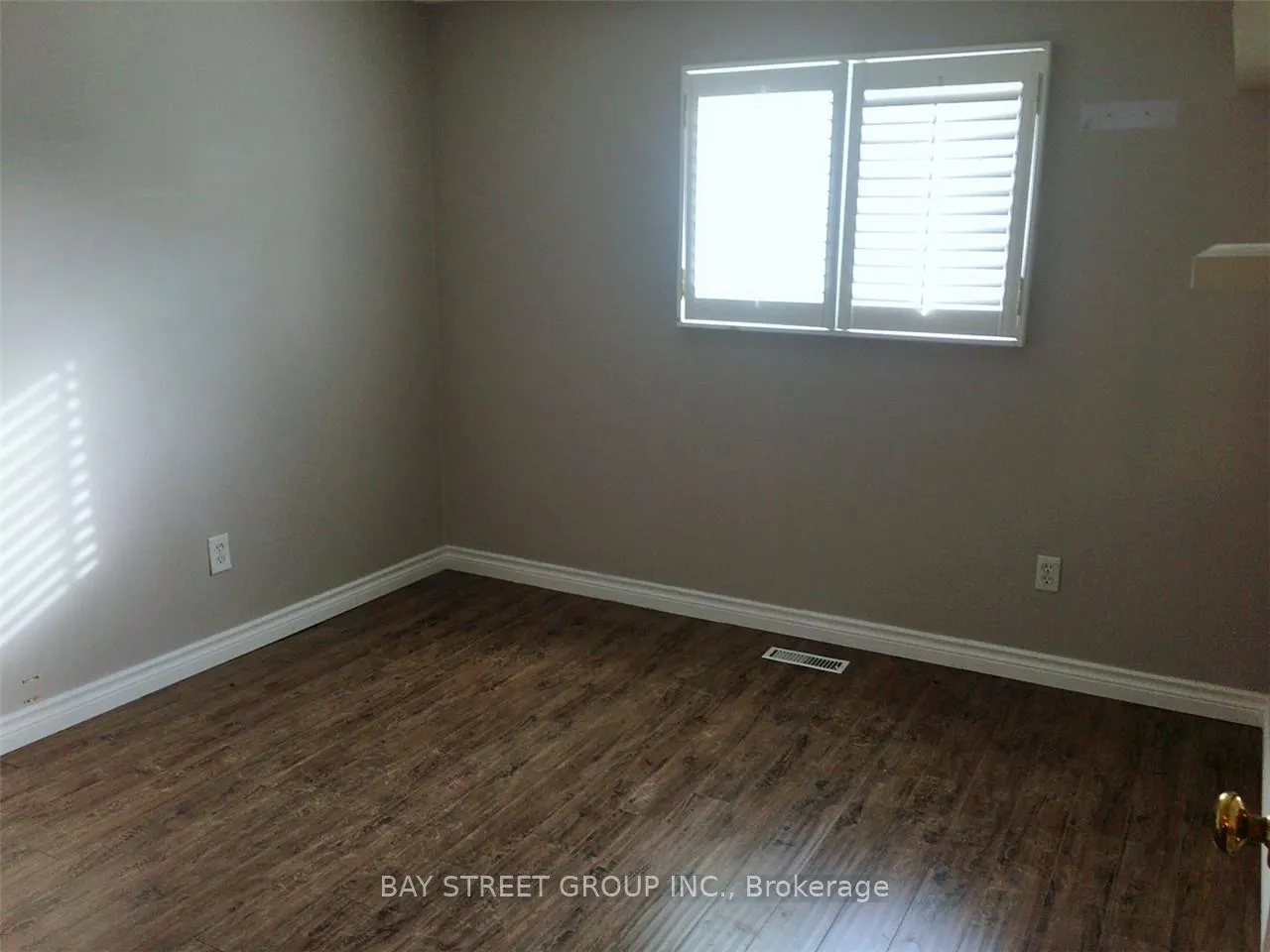 Photo 10 of 331 Green Lane, Markham, Thornlea — HOMEH
