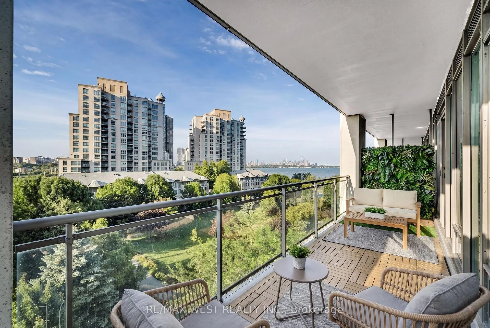Front of Unit 604, 2119 Lake Shore Boulevard W