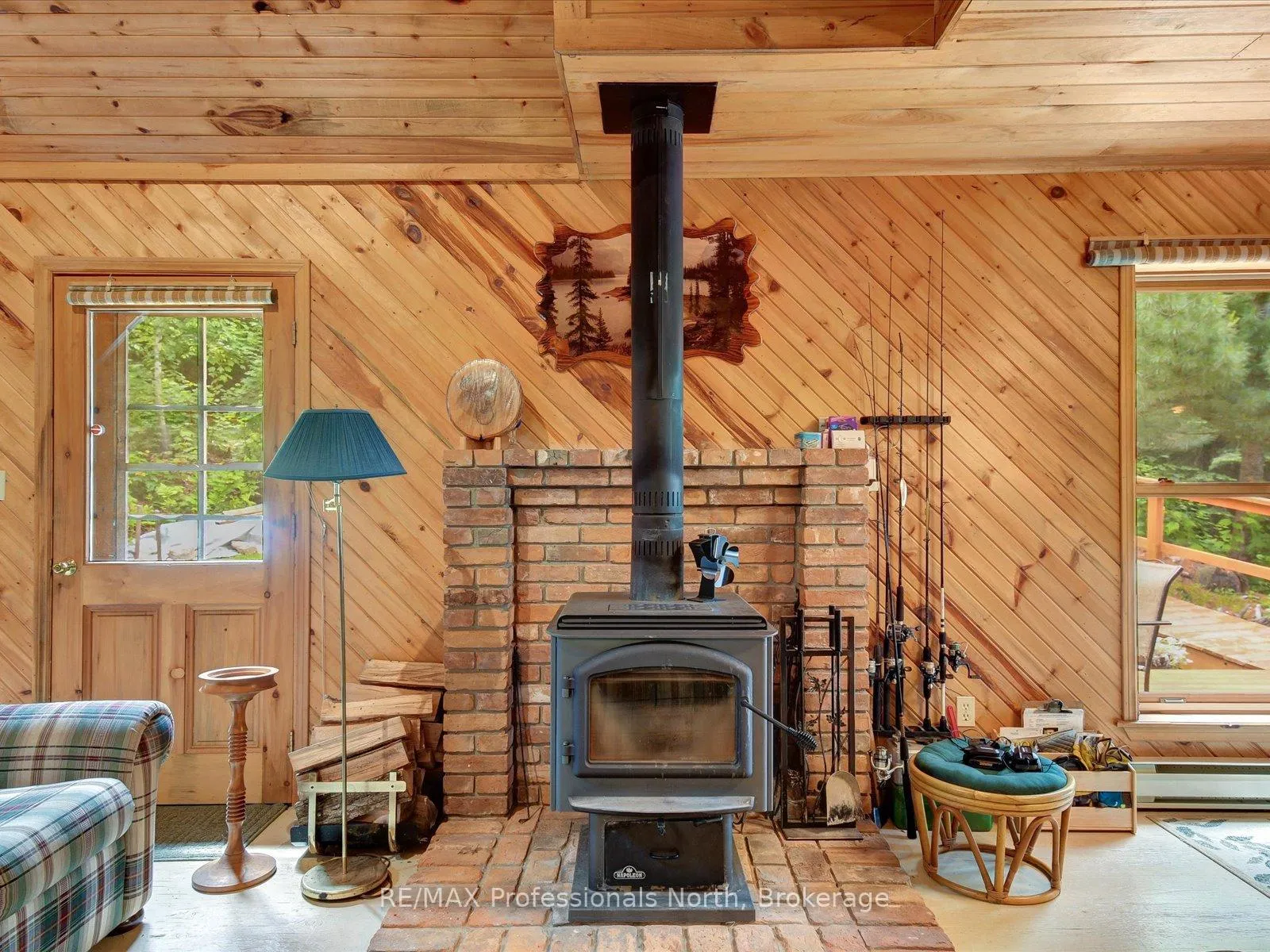 Photo 7 of 84 Lakeside Lane, South Algonquin — HOMEH