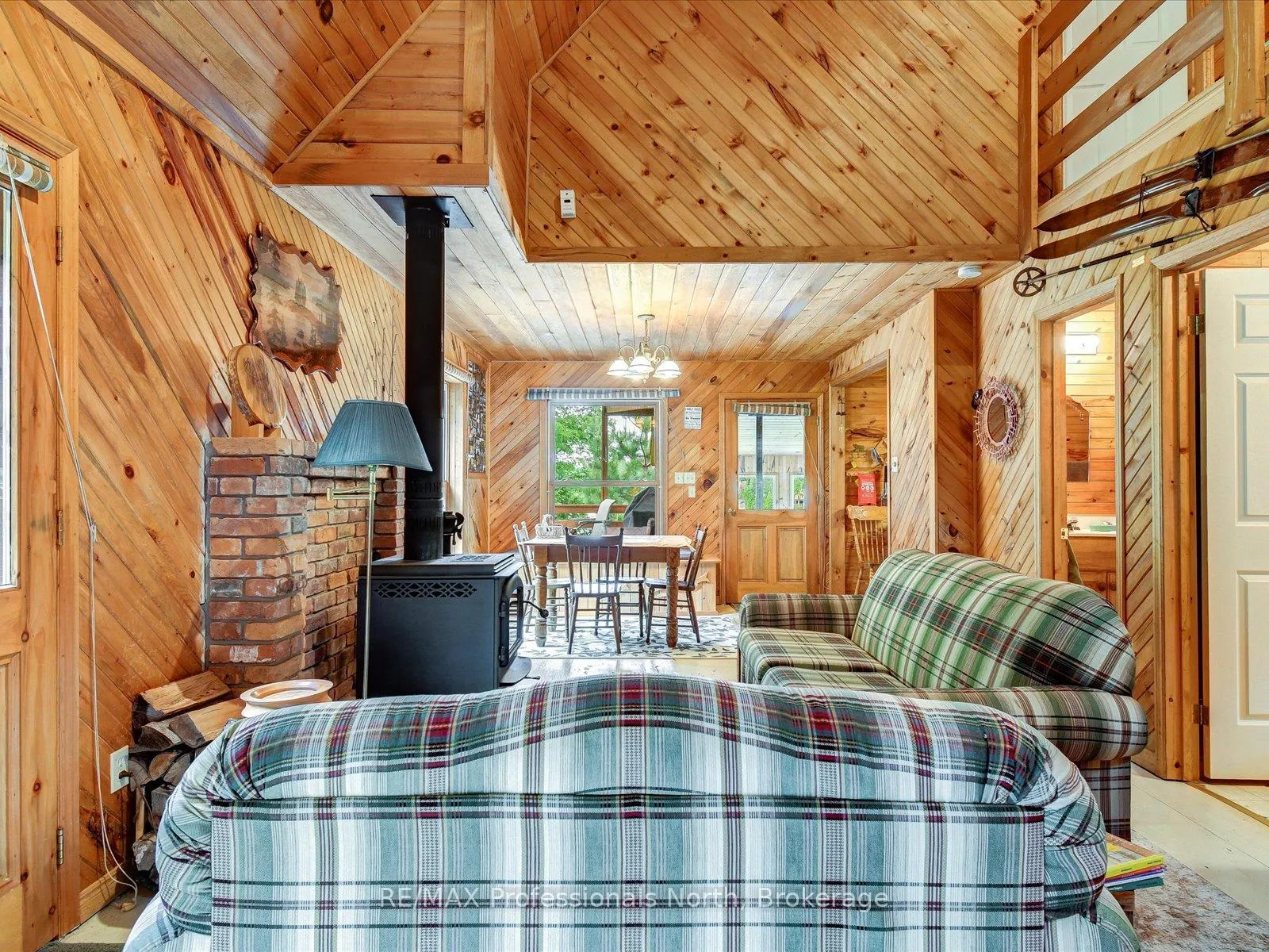 Photo 9 of 84 Lakeside Lane, South Algonquin — HOMEH
