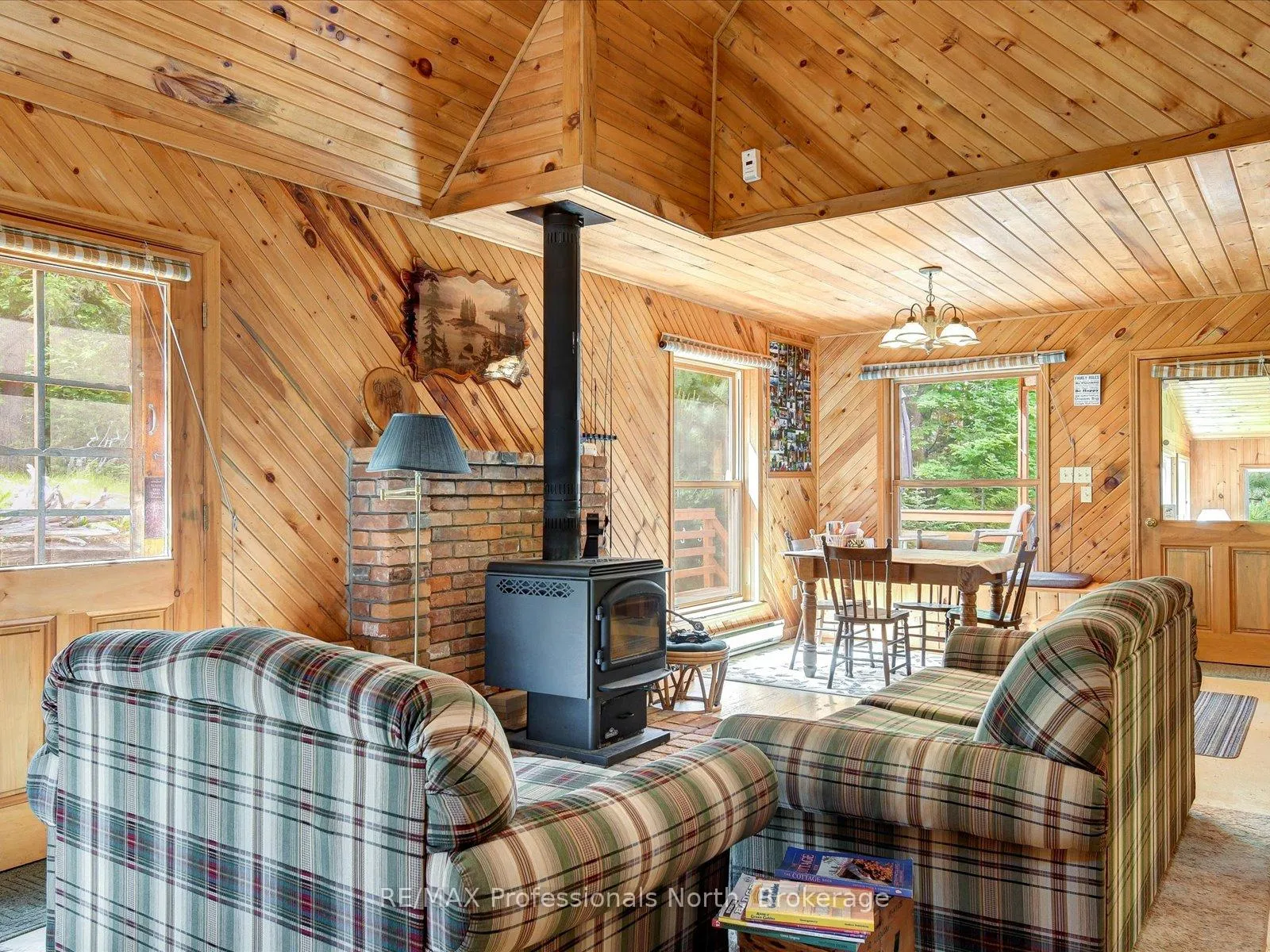 Photo 10 of 84 Lakeside Lane, South Algonquin — HOMEH