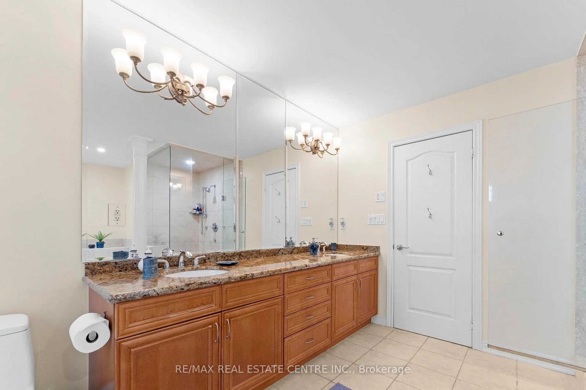Photo 32 of 2454 Springforest Drive, Oakville, Bronte Creek — HOMEH