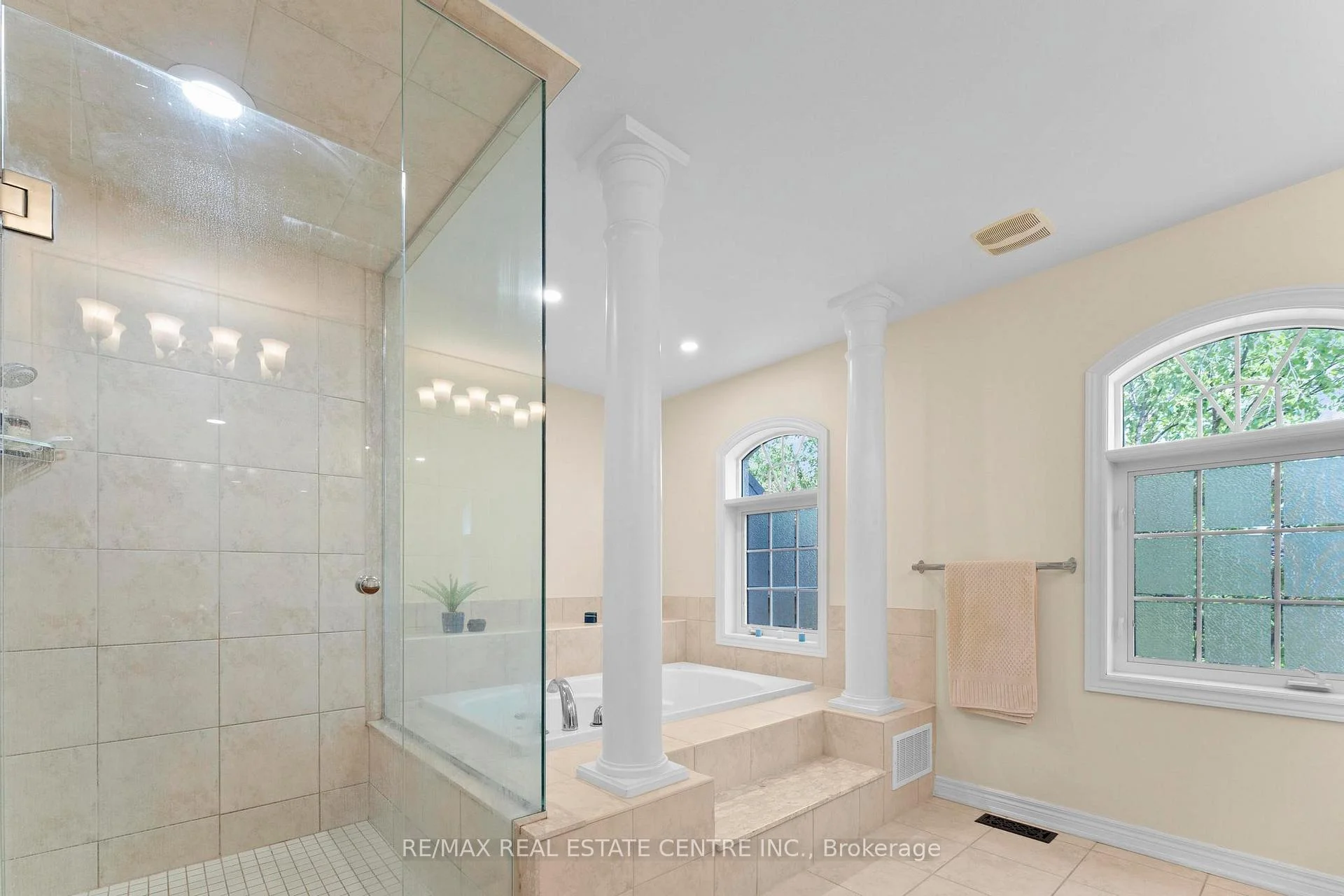 Photo 34 of 2454 Springforest Drive, Oakville, Bronte Creek — HOMEH
