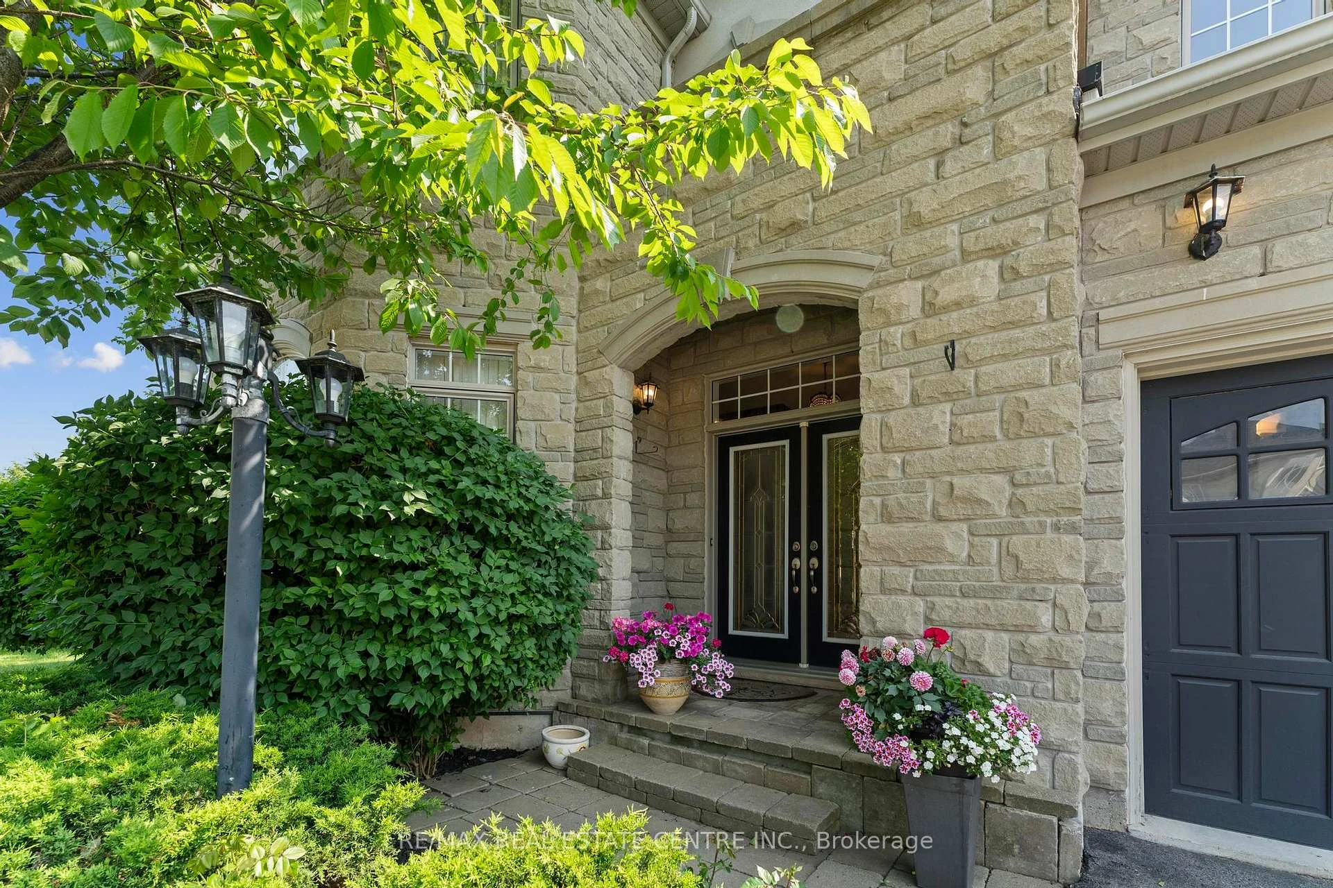Photo 49 of 2454 Springforest Drive, Oakville, Bronte Creek — HOMEH