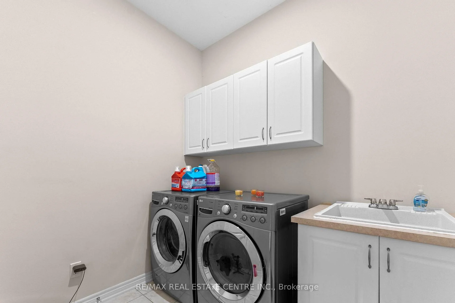 Photo 52 of 2454 Springforest Drive, Oakville, Bronte Creek — HOMEH