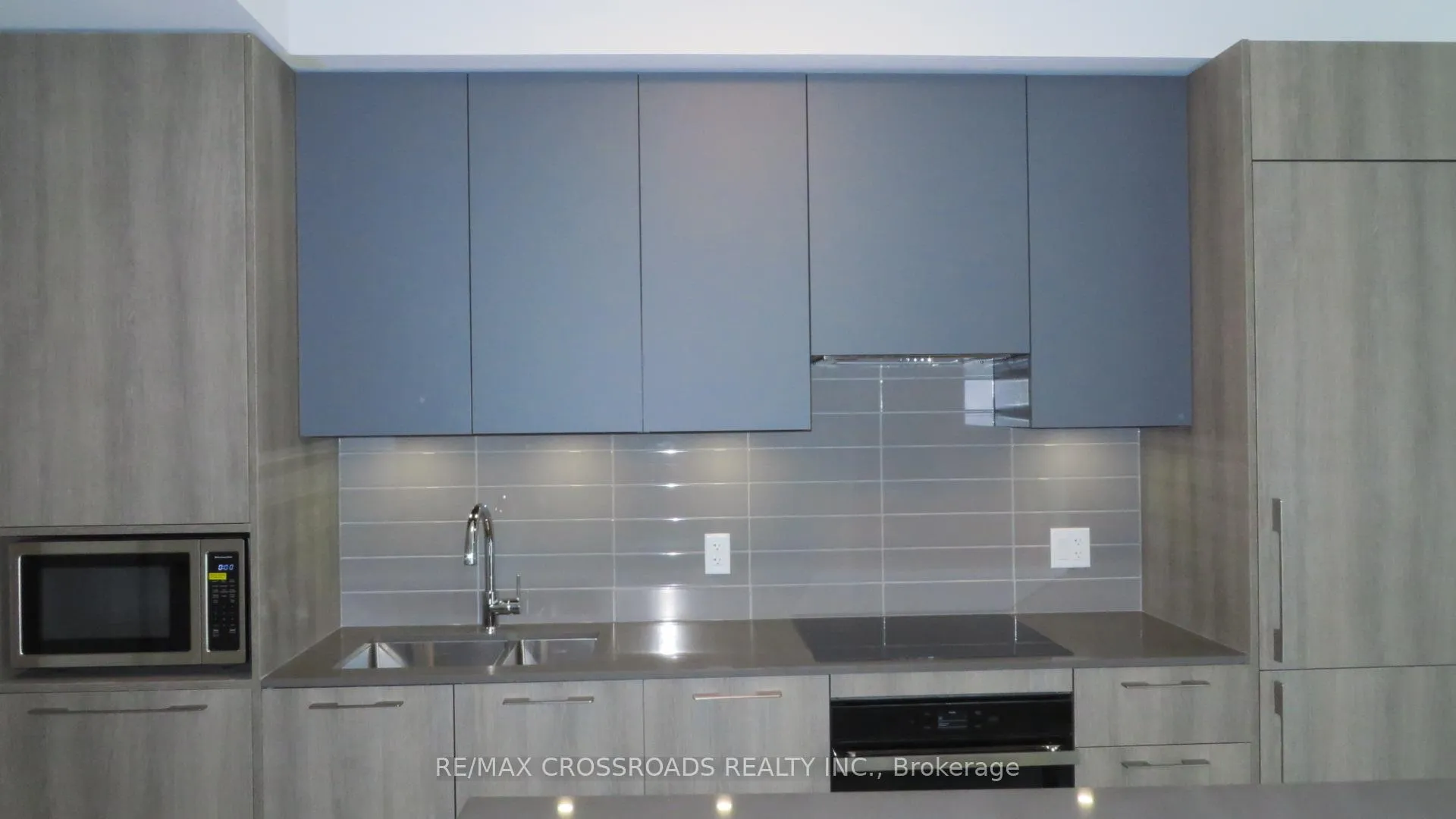 Photo 3 of Unit 610, 18 Water Walk Drive, Markham, Unionville — HOMEH