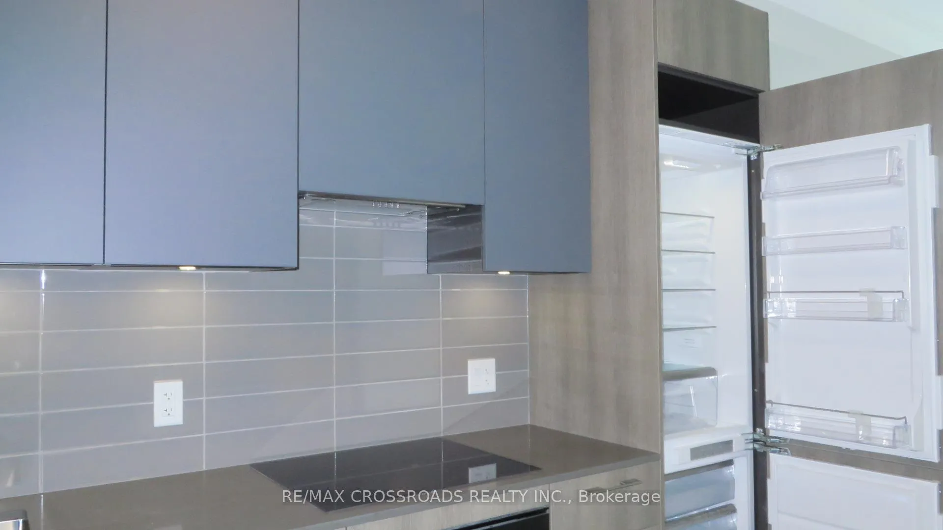 Photo 5 of Unit 610, 18 Water Walk Drive, Markham, Unionville — HOMEH