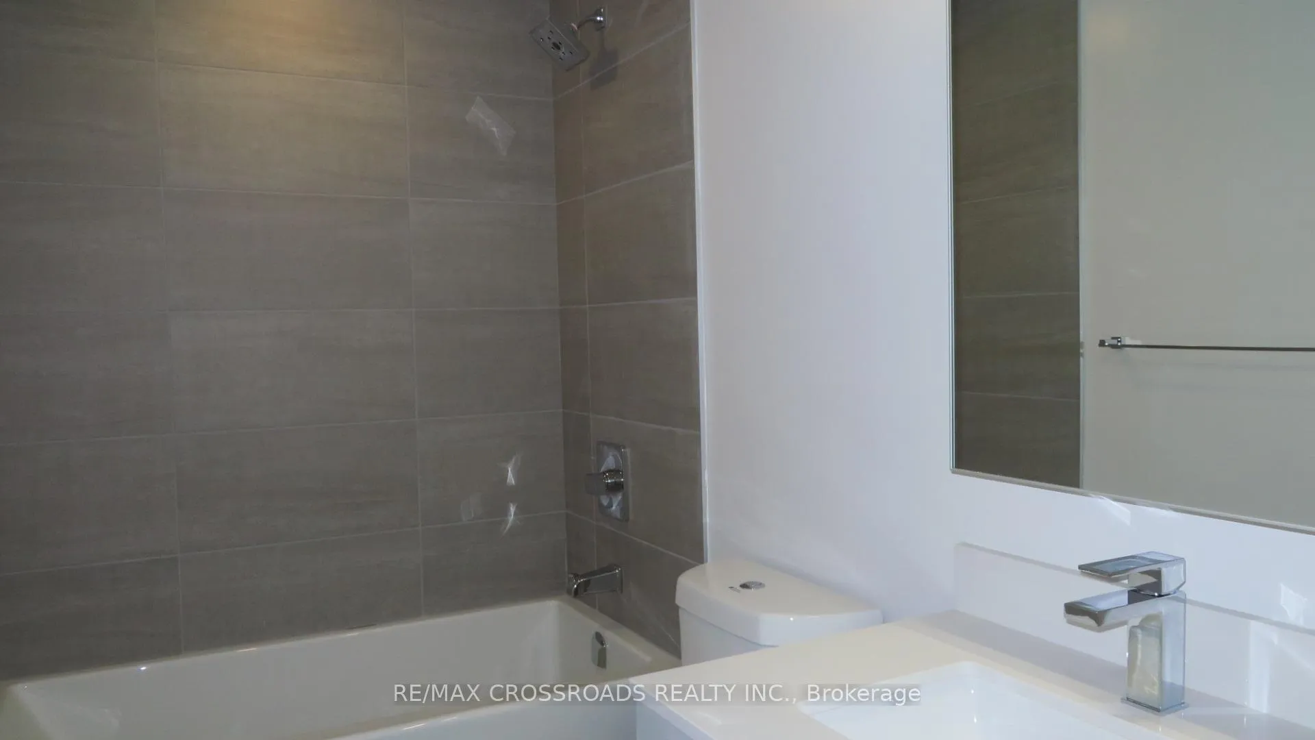 Photo 12 of Unit 610, 18 Water Walk Drive, Markham, Unionville — HOMEH
