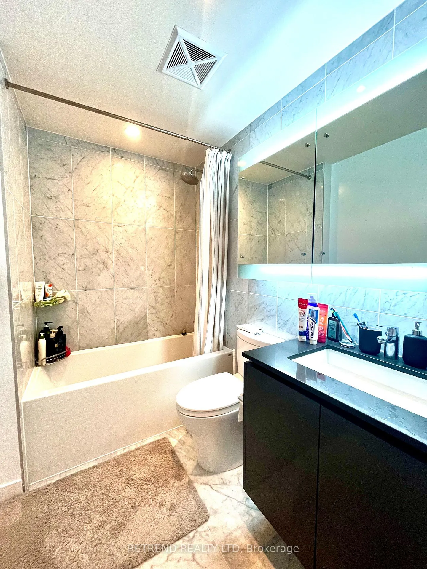 Photo 5 of Unit 706, 115 Mcmahon Drive, North York, Bayview Village — HOMEH