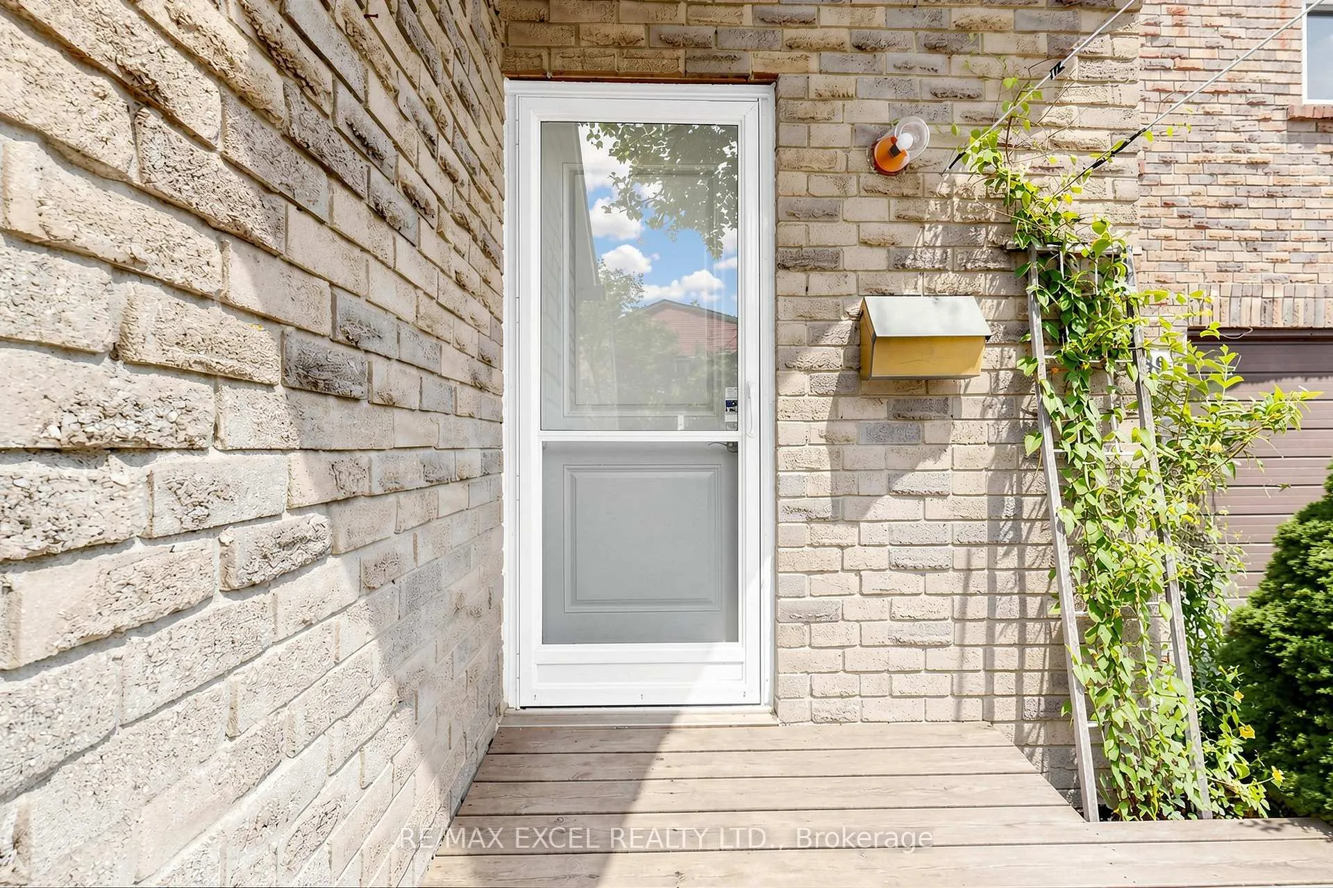 Photo 5 of Unit 91, 1131 Sandhurst Circle, Scarborough, Agincourt North — HOMEH