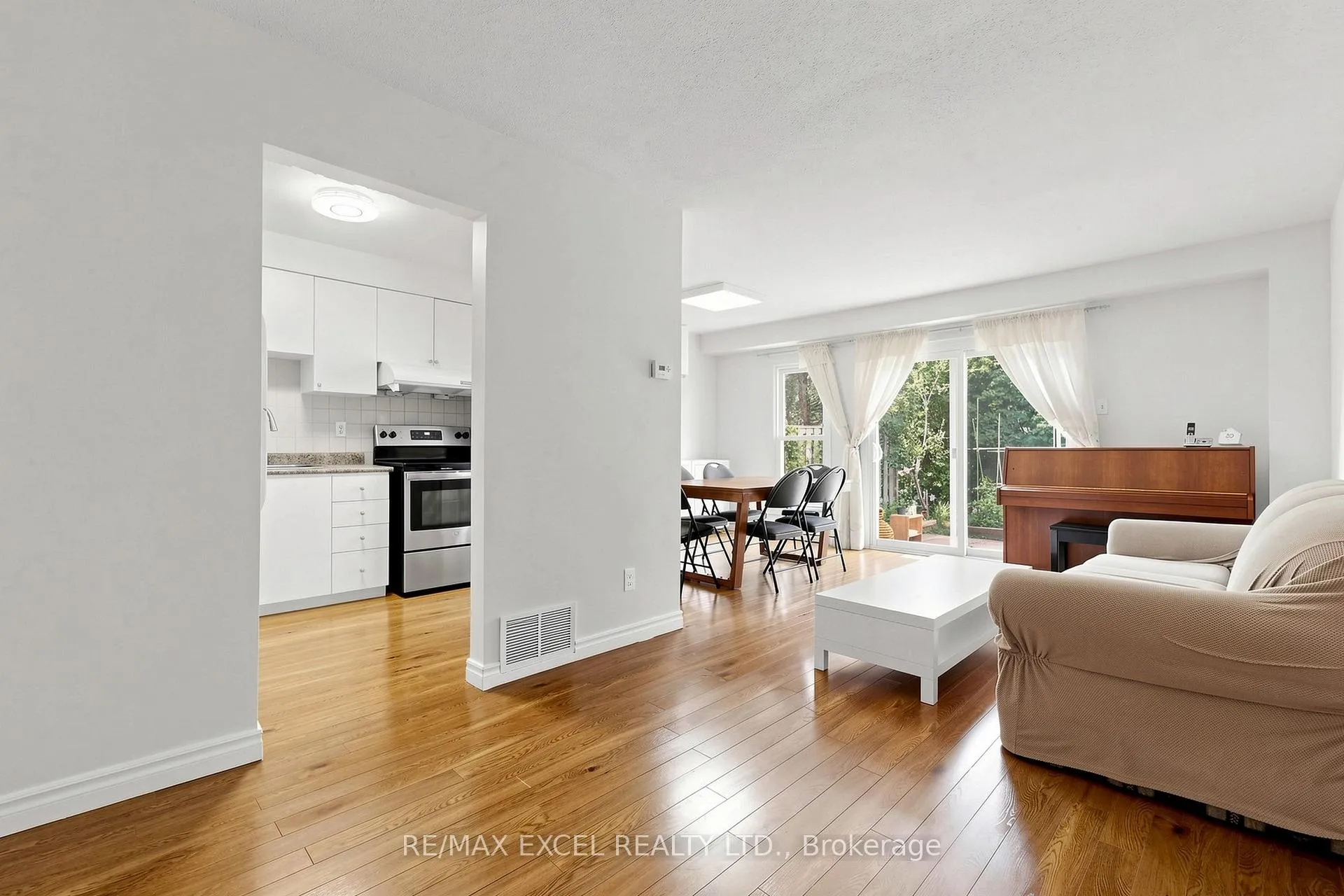 Photo 6 of Unit 91, 1131 Sandhurst Circle, Scarborough, Agincourt North — HOMEH