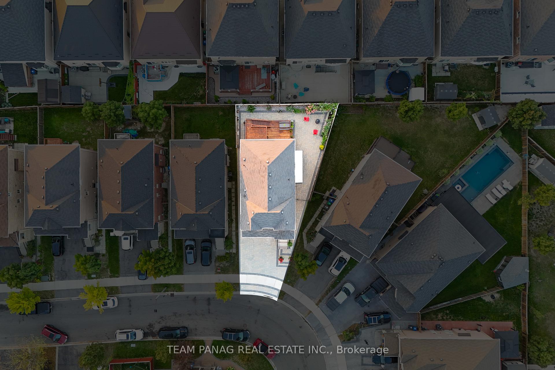 Photo 4 of 22 Cedarsprings Way, Brampton, Sandringham-Wellington — HOMEH
