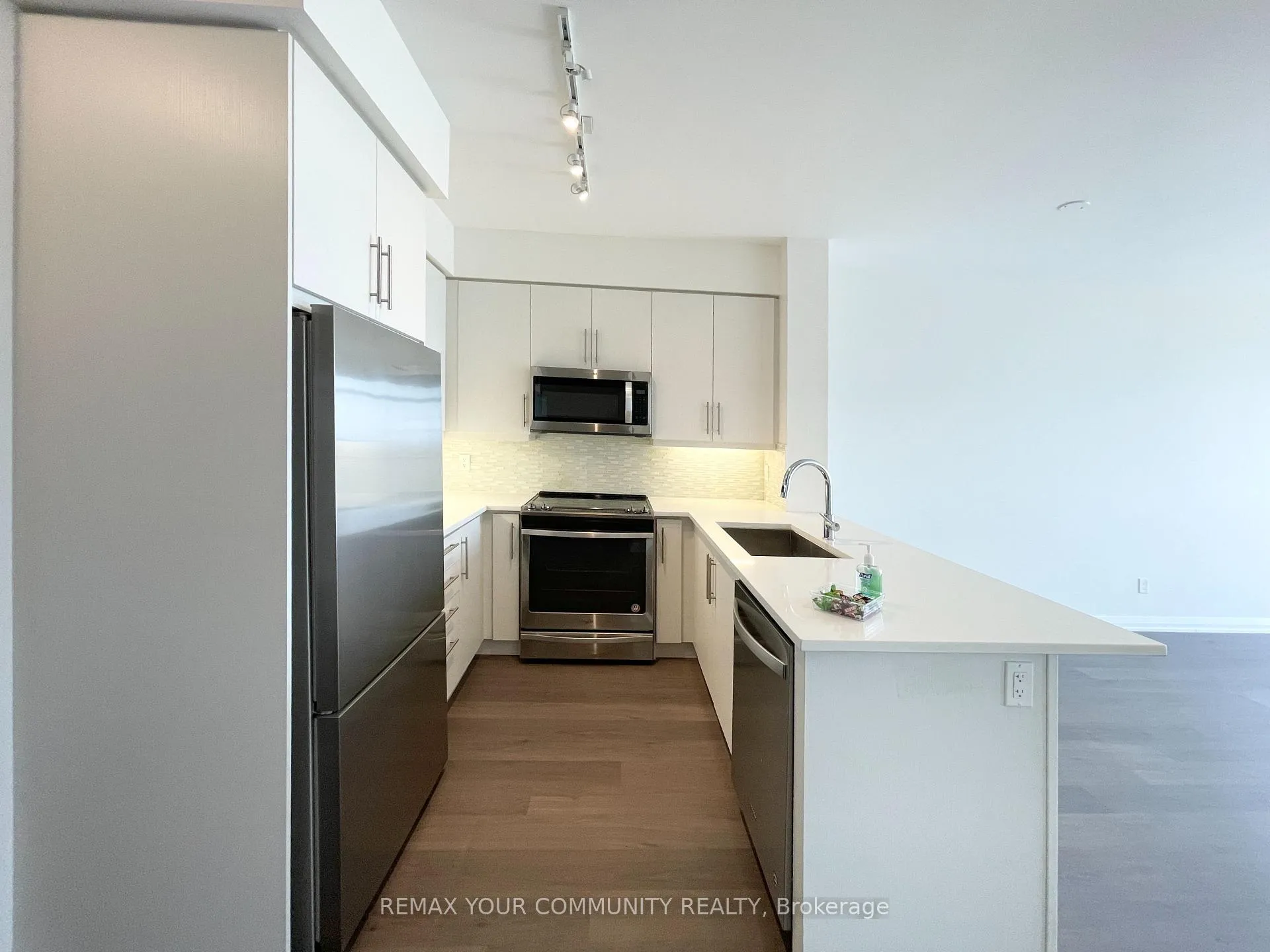 Photo 5 of Unit 1206, 65 Oneida Crescent, Richmond Hill, Langstaff — HOMEH