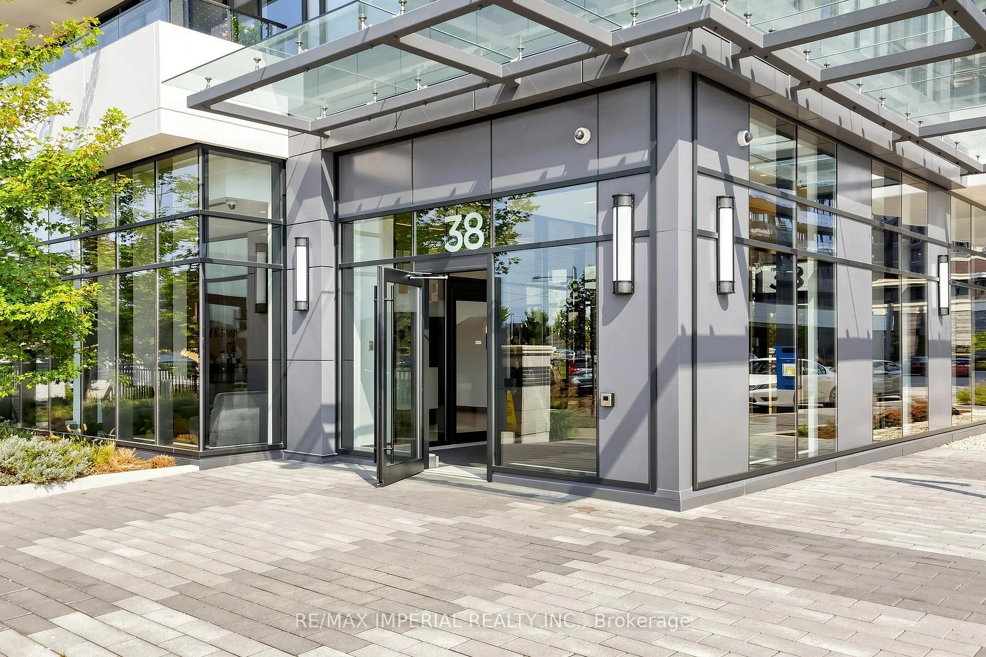 Photo 2 of Unit 910, 38 Water Walk Drive, Markham, Unionville — HOMEH