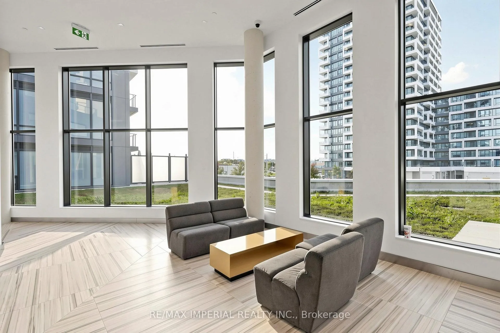 Photo 4 of Unit 910, 38 Water Walk Drive, Markham, Unionville — HOMEH