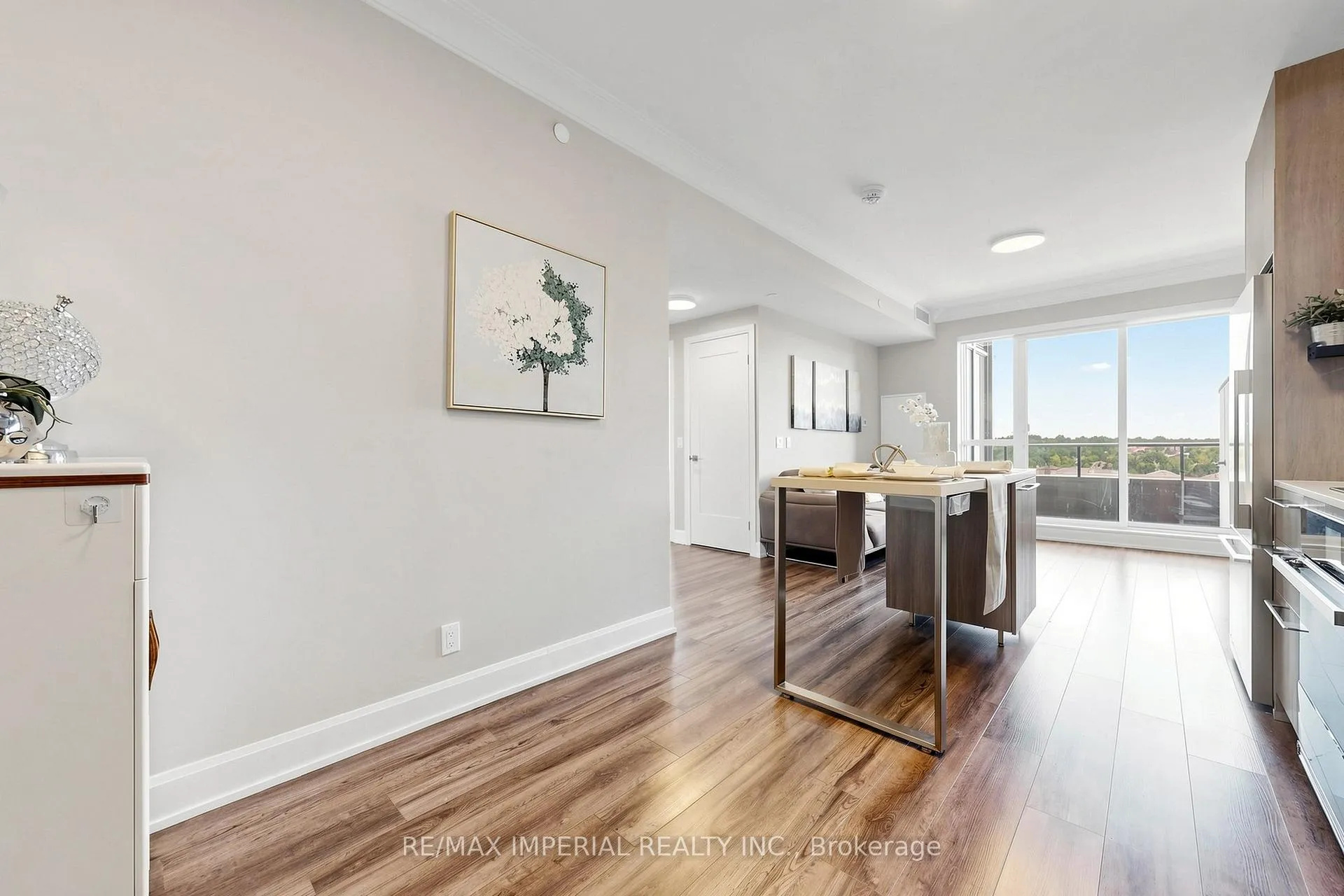 Photo 15 of Unit 910, 38 Water Walk Drive, Markham, Unionville — HOMEH