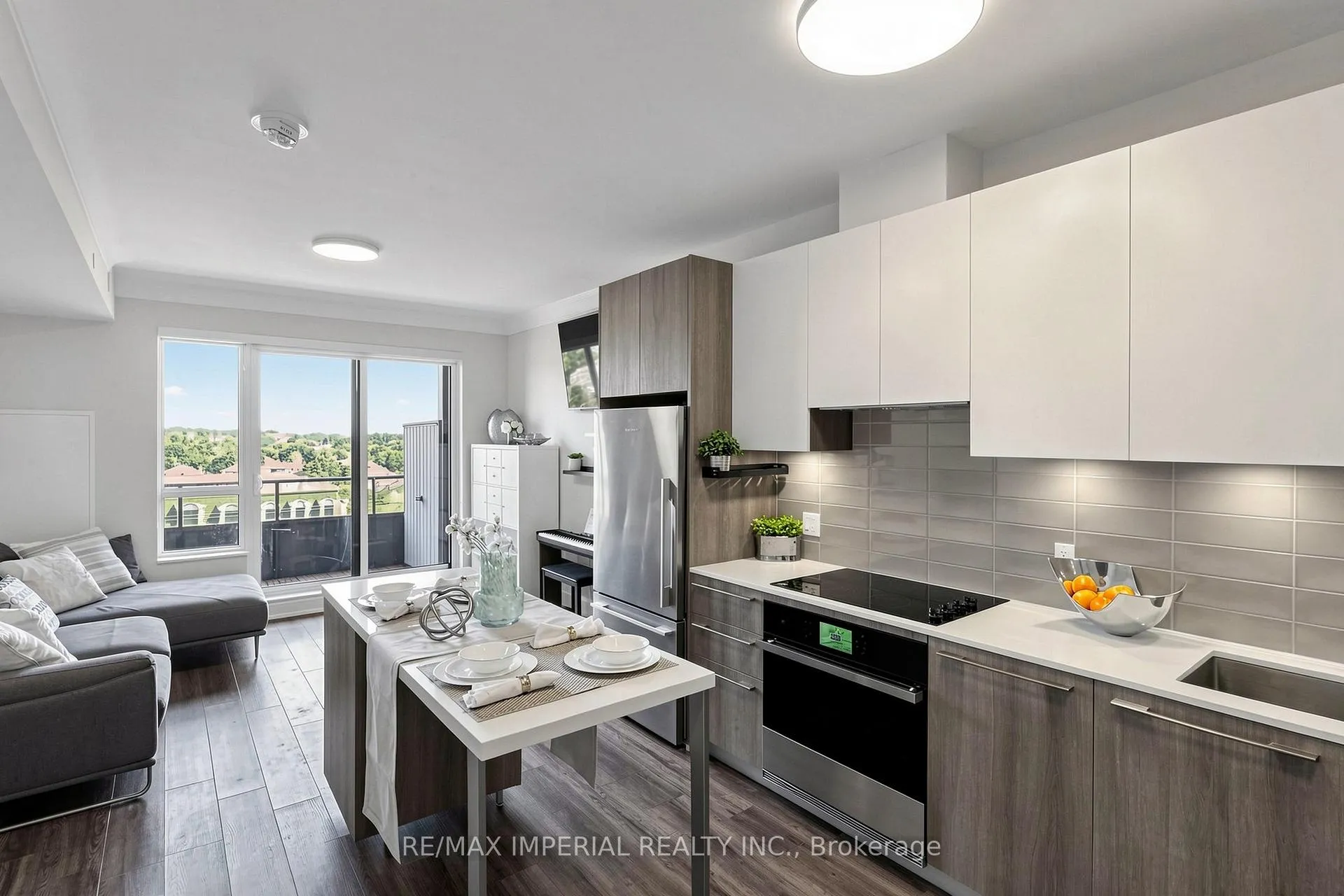 Photo 19 of Unit 910, 38 Water Walk Drive, Markham, Unionville — HOMEH