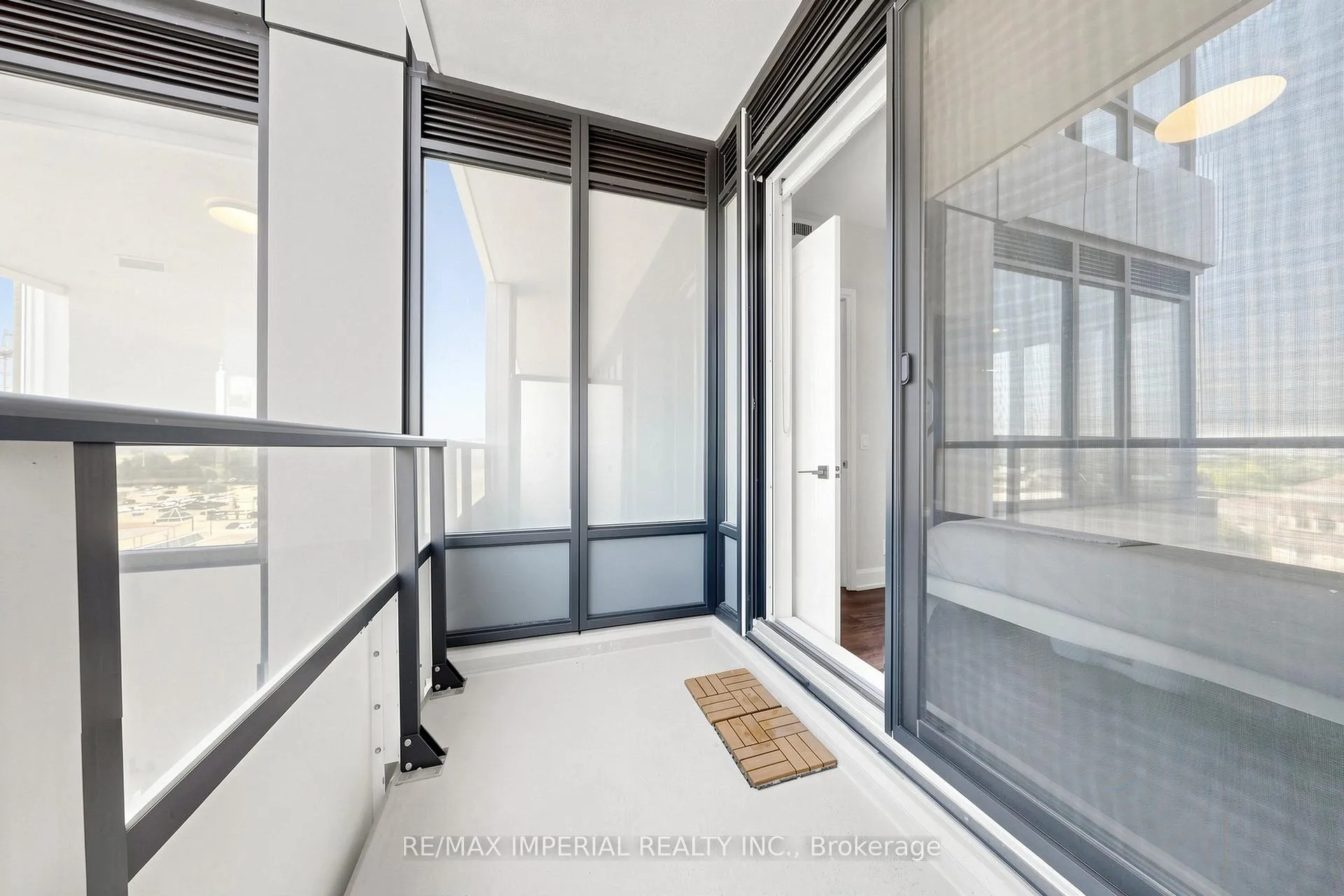 Photo 23 of Unit 910, 38 Water Walk Drive, Markham, Unionville — HOMEH